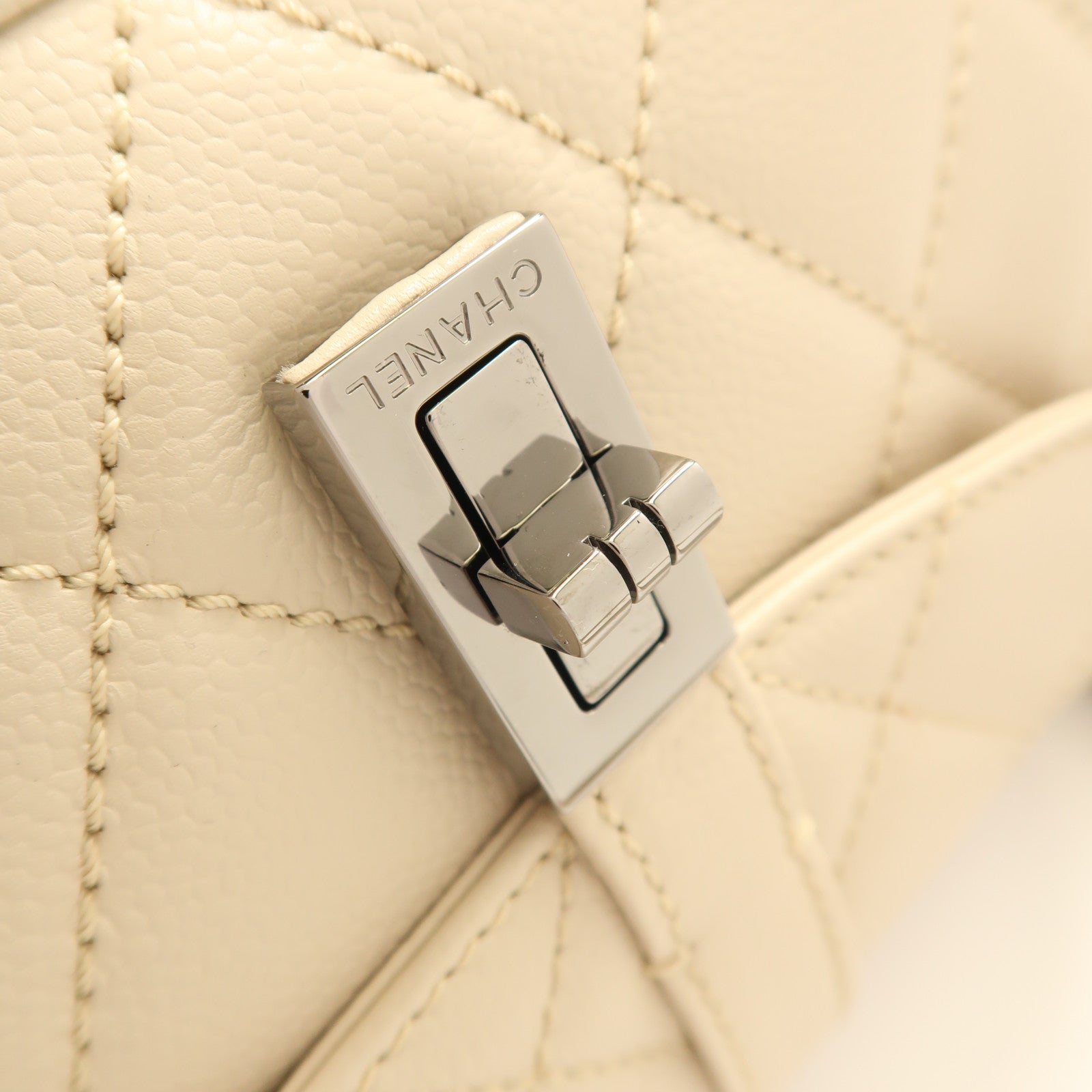 CHANEL 牛皮皮革Quilted Mademoiselle Flap Bag肩背袋