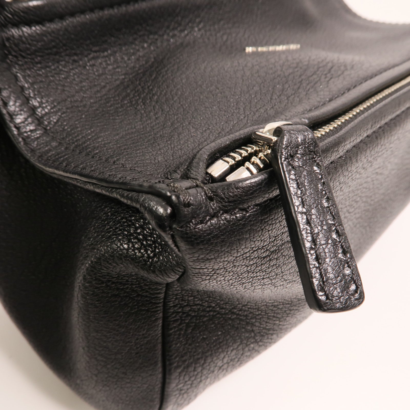 GIVENCHY 牛皮皮革Pandora Mini銀扣肩背袋