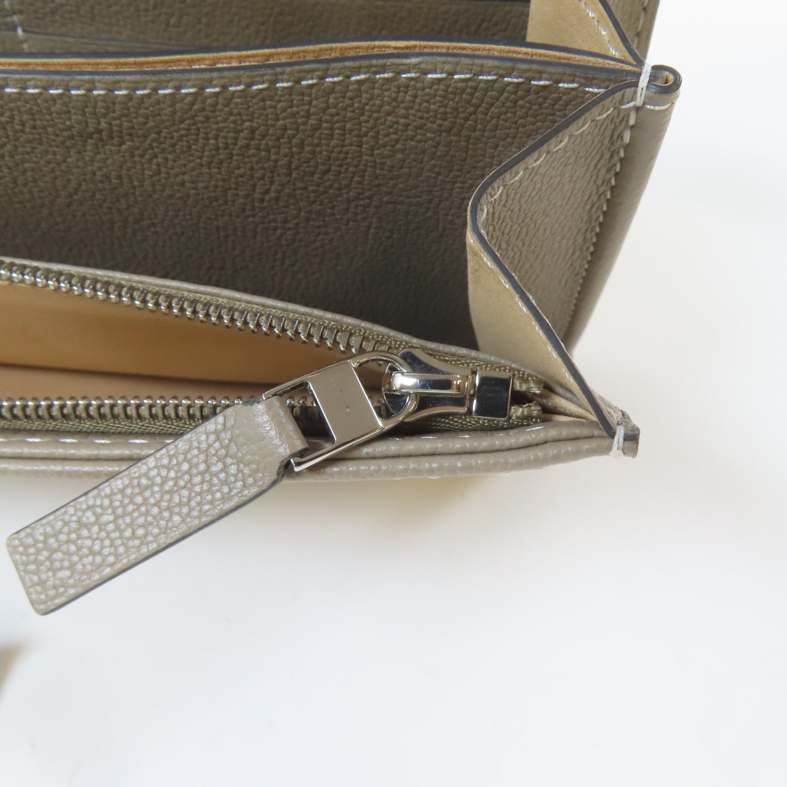 SELECTION 【激減優惠】牛皮皮革Delvaux Brillant Long Wallet Chain銀扣鏈帶肩背袋灰色