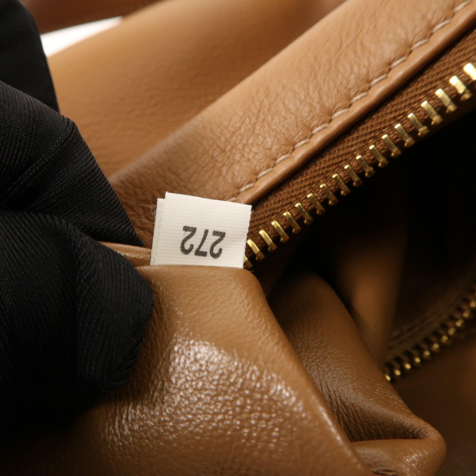 PRADA 牛皮皮革Aimee Medium Shoulder Bag金扣肩背袋