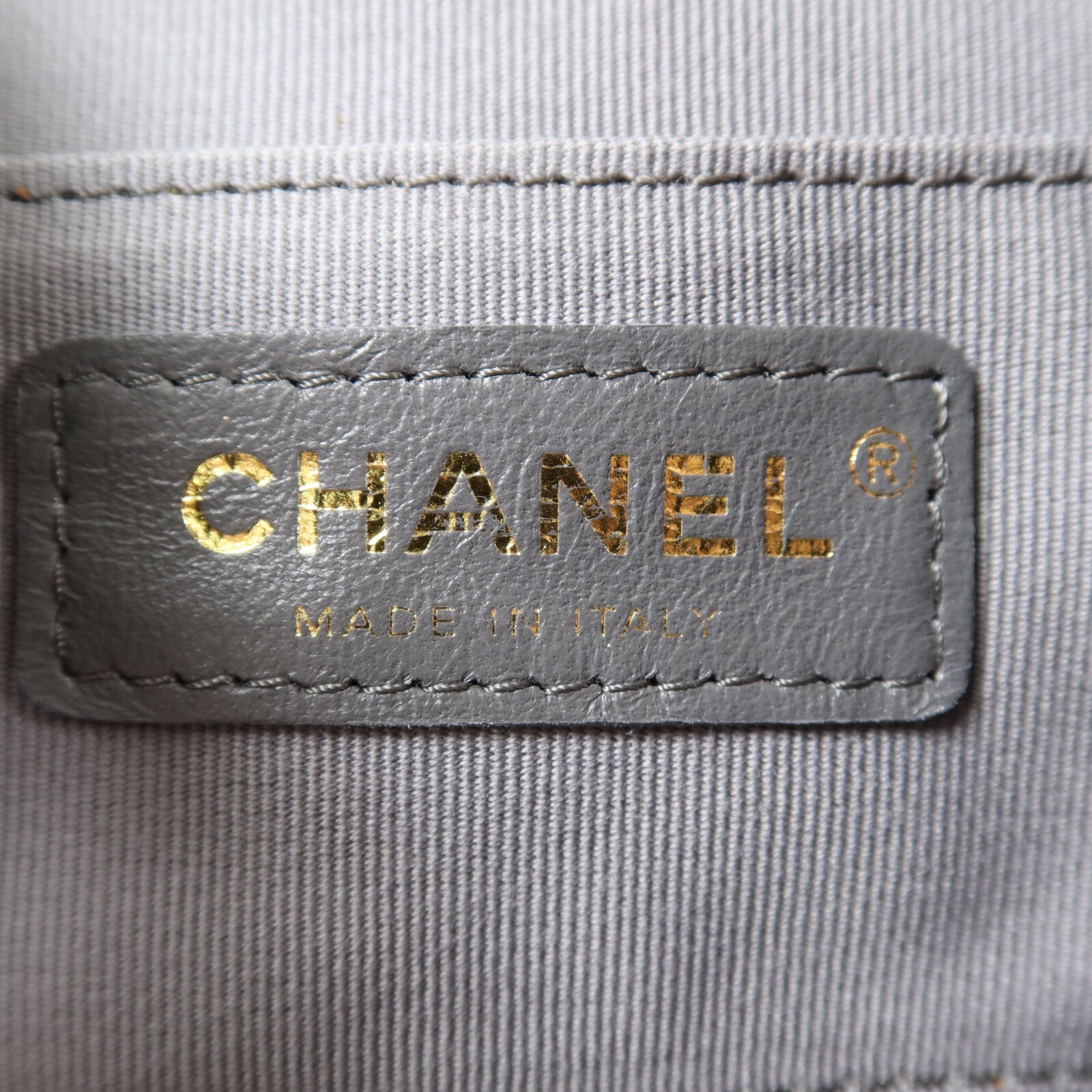 CHANEL 羊皮皮革22A Duma銀扣鏈帶背包