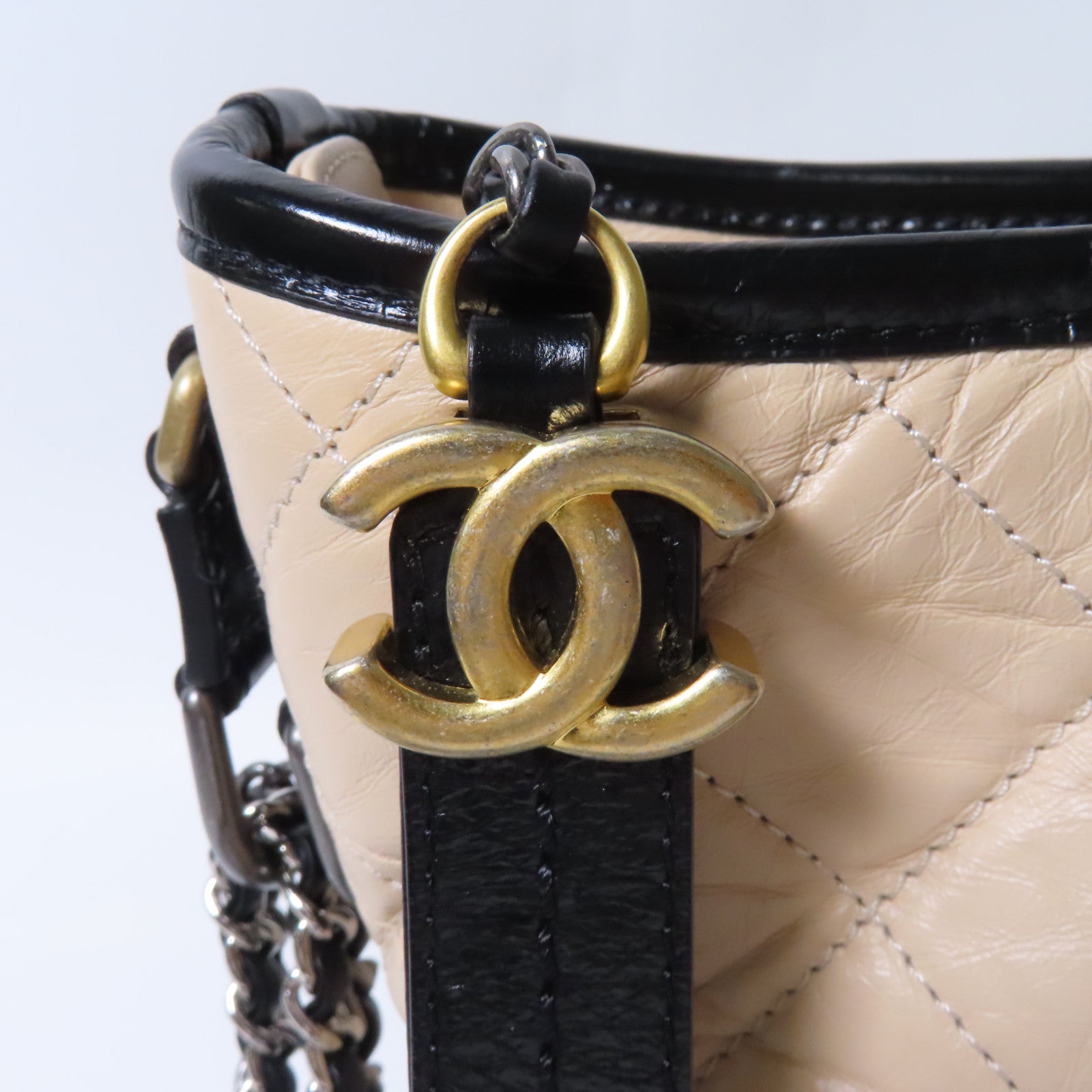 CHANEL 菱格牛皮皮革Gabrielle金扣/銀扣鏈帶肩背袋米色