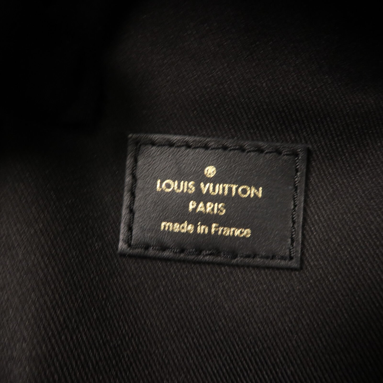 LOUIS VUITTON 牛皮皮革New Wave Bumbag腰包