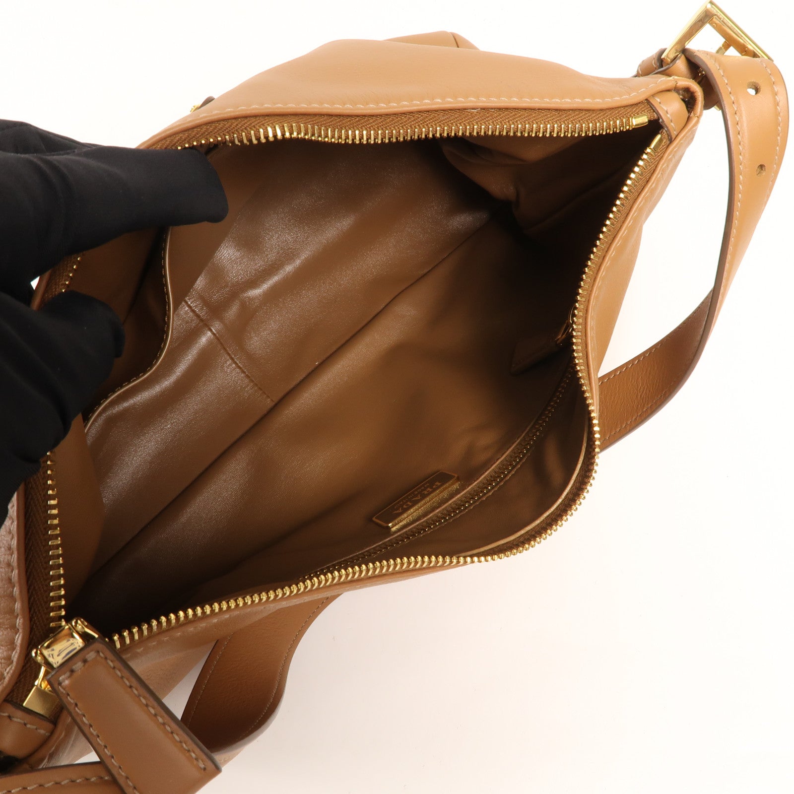 PRADA 牛皮皮革Aimee Medium Shoulder Bag金扣肩背袋