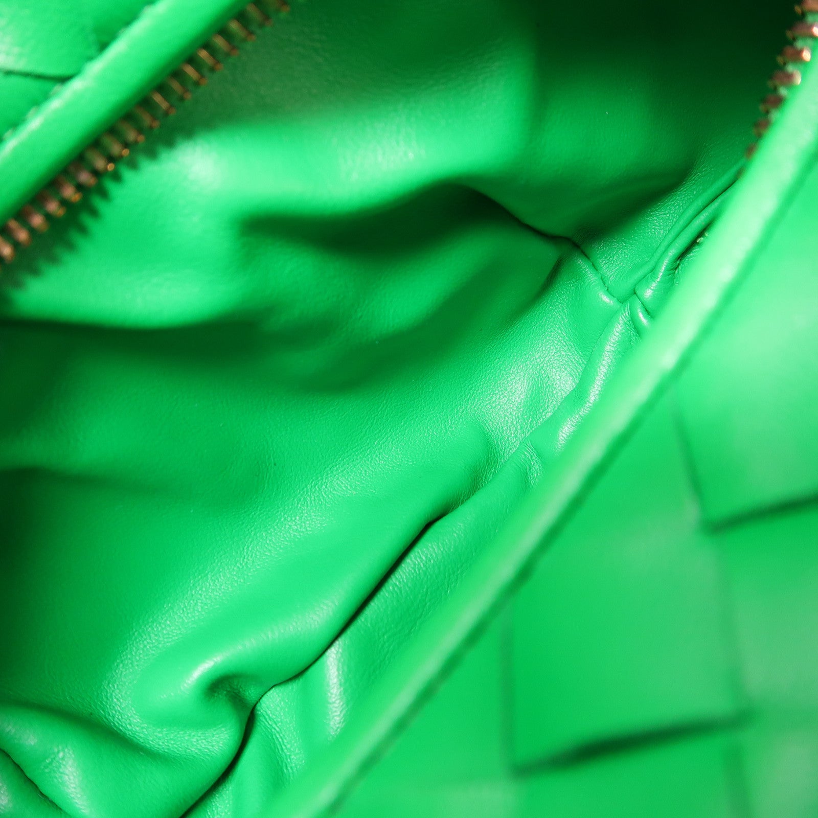 BOTTEGA VENETA 皮革Mini Jodie金扣手挽袋綠色