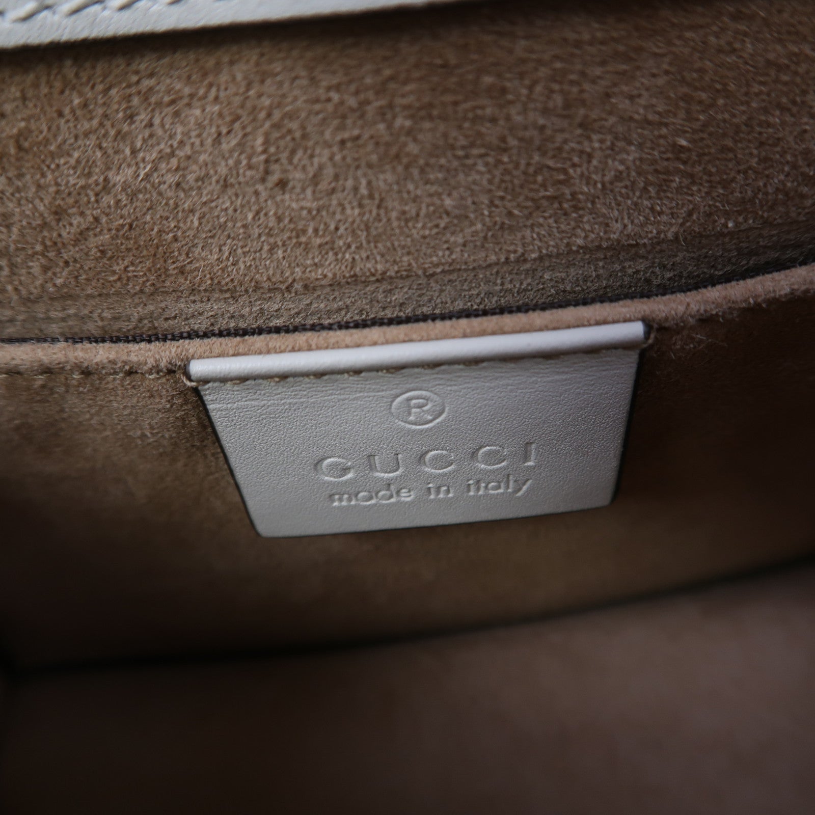GUCCI 【激減優惠】牛皮皮革Sylvie金扣鏈帶肩背袋白色