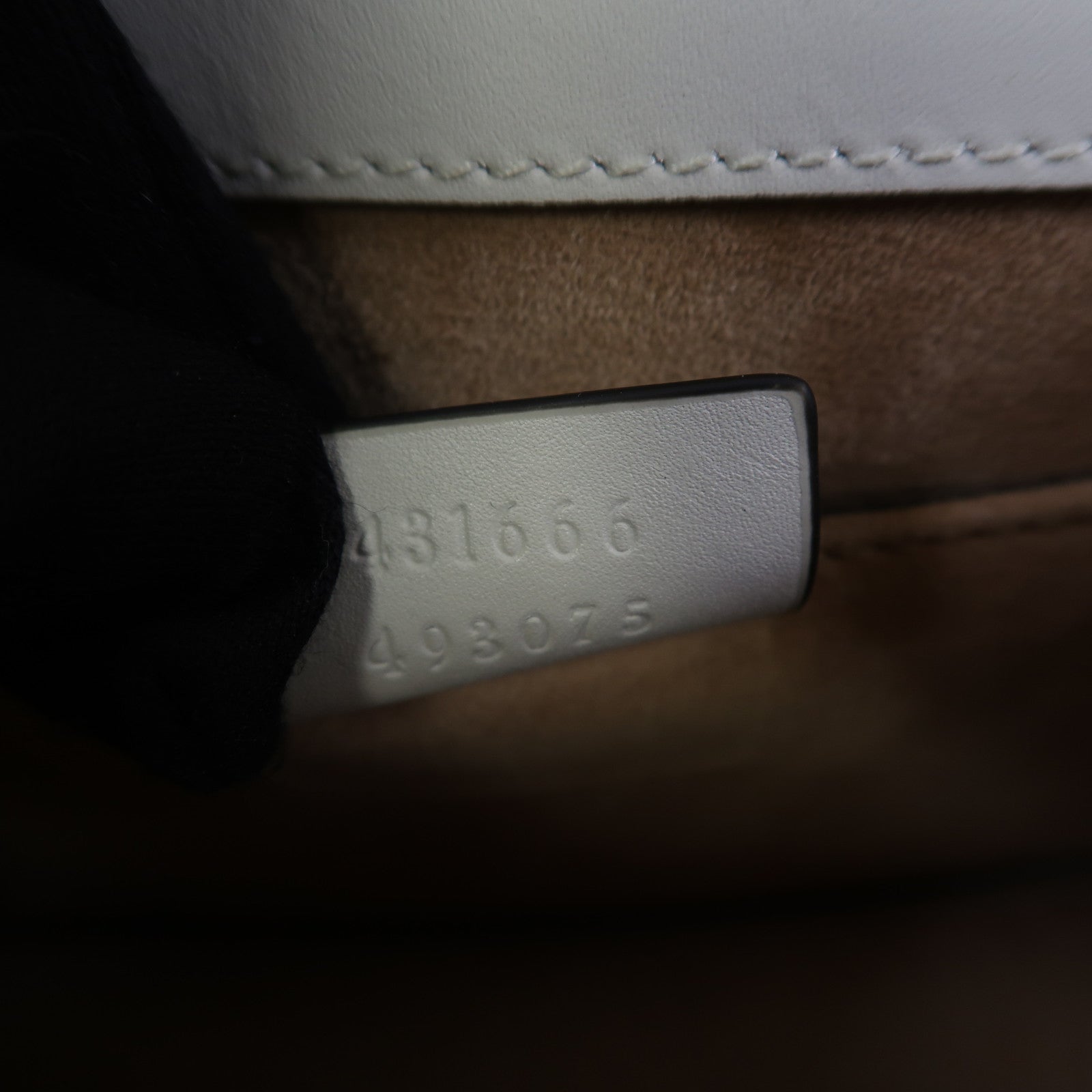 GUCCI 【激減優惠】牛皮皮革Sylvie金扣鏈帶肩背袋白色