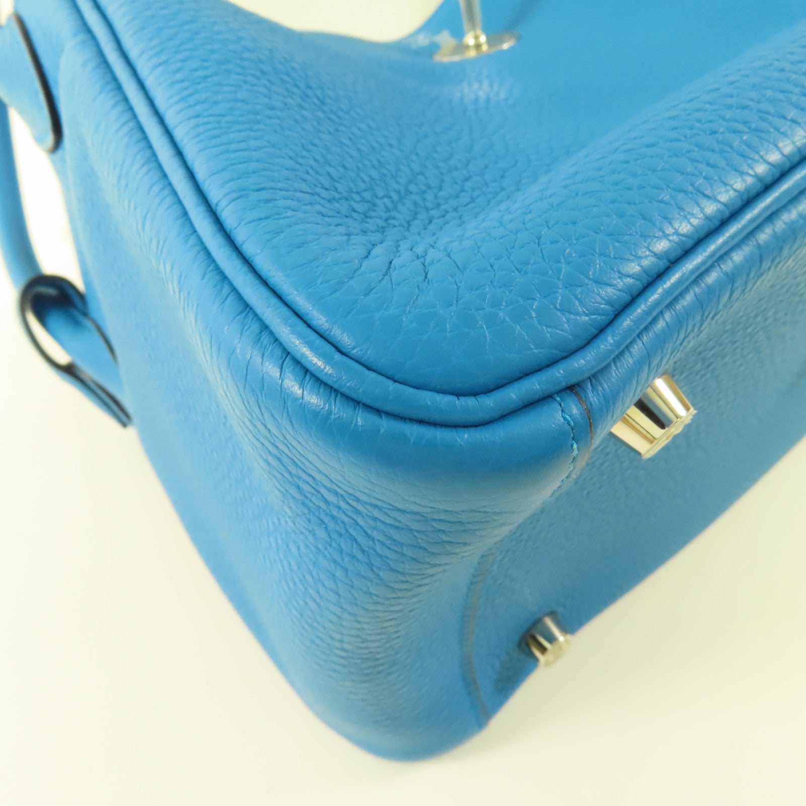 HERMES Clemence皮革Lindy 26銀扣手挽肩背兩用袋Bleu Frida