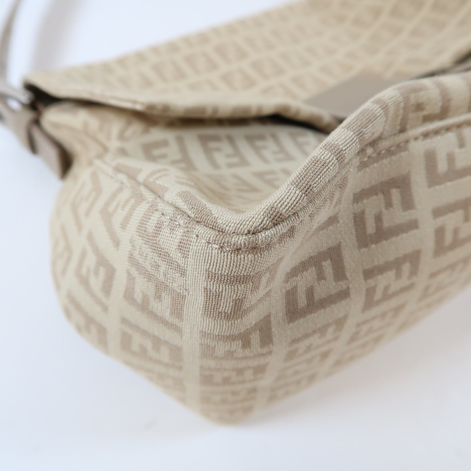 FENDI 帆布Zucchino Mamma Baguette銀扣手挽袋米色
