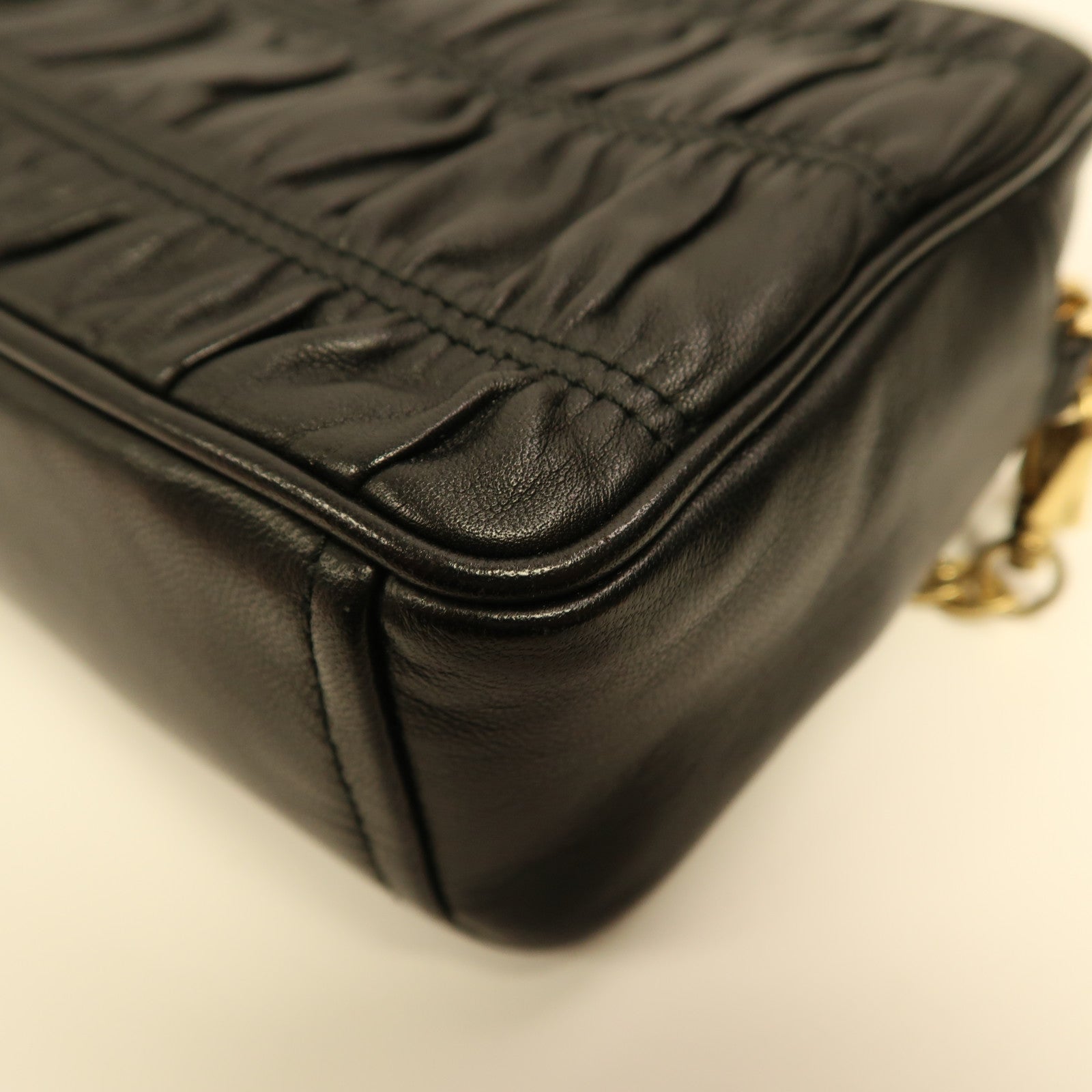PRADA 羊皮皮革Chain Shoulder金扣鏈帶肩背袋黑色