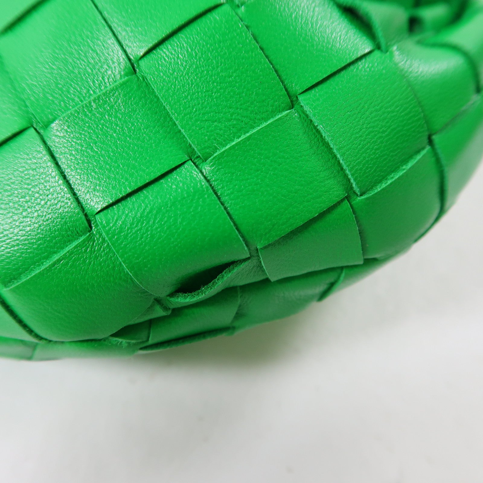 BOTTEGA VENETA 皮革Mini Jodie金扣手挽袋綠色