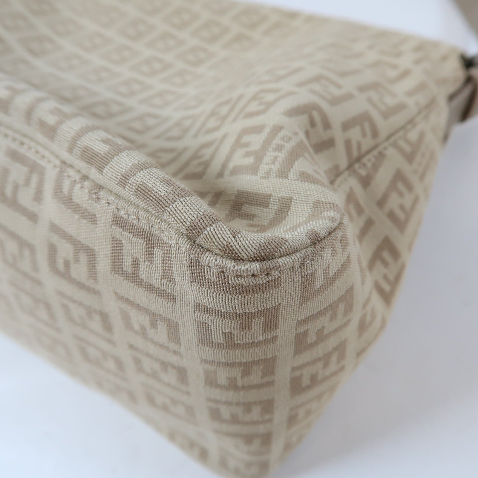 FENDI 帆布Zucchino Mamma Baguette銀扣手挽袋米色