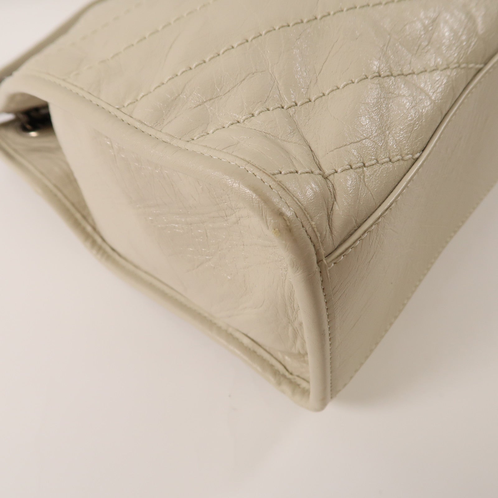 SAINT LAURENT 牛皮皮革Shoulder Bag銀扣肩背袋米色