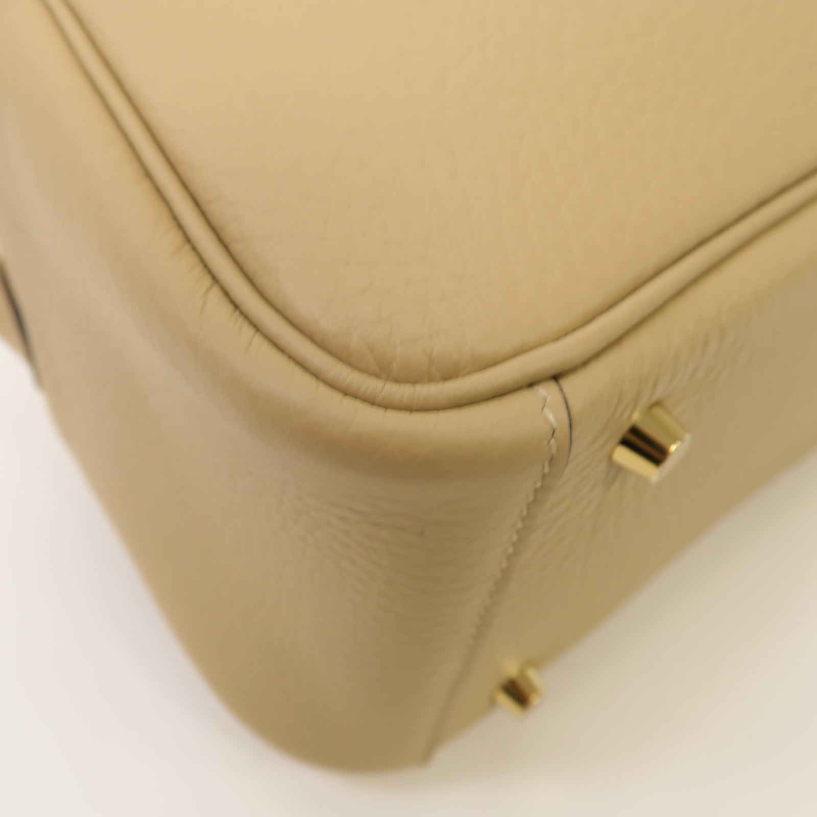 HERMES Clemence皮革Mini Lindy金扣肩背袋風衣卡其