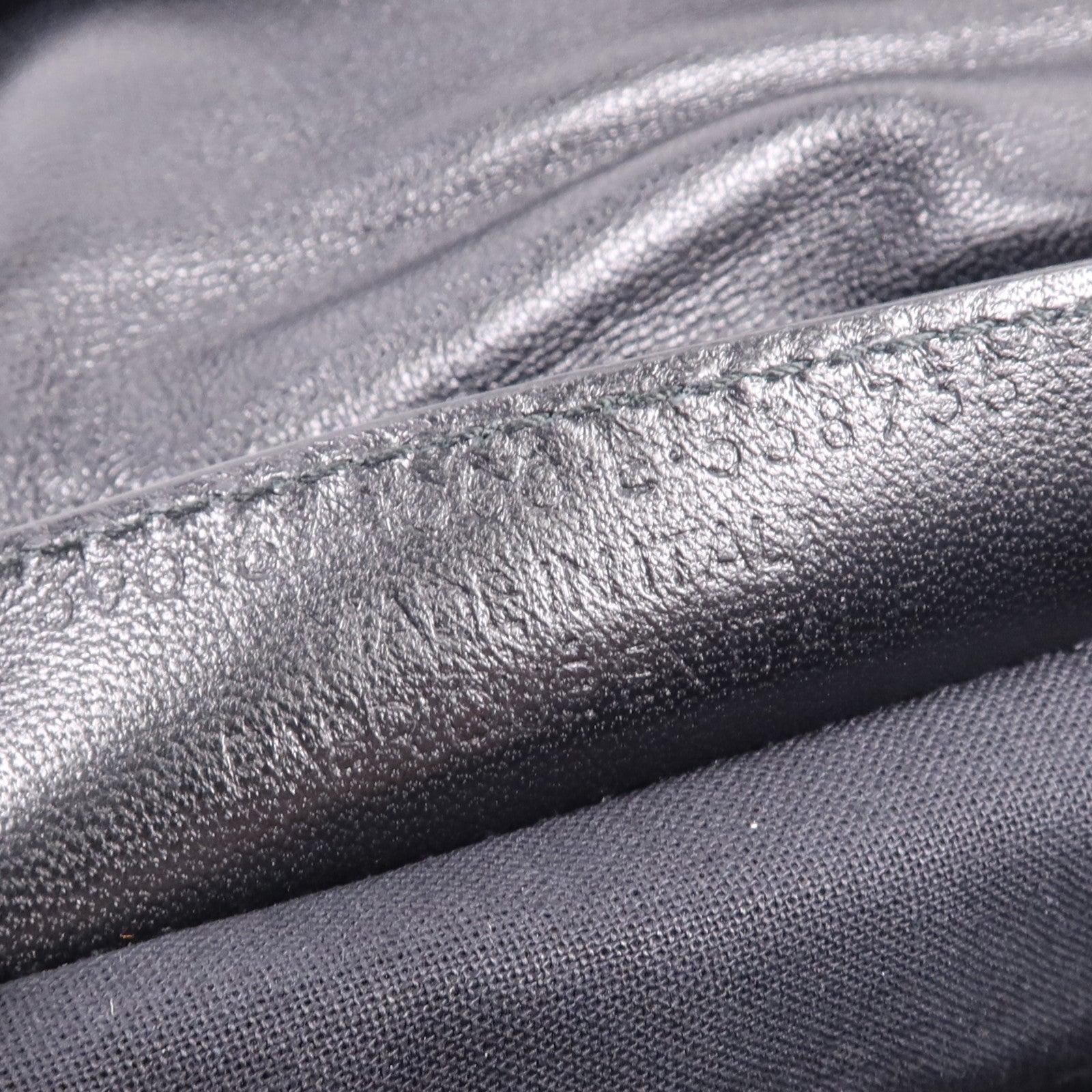 BALENCIAGA 牛皮皮革Edge Envelo金扣肩背袋