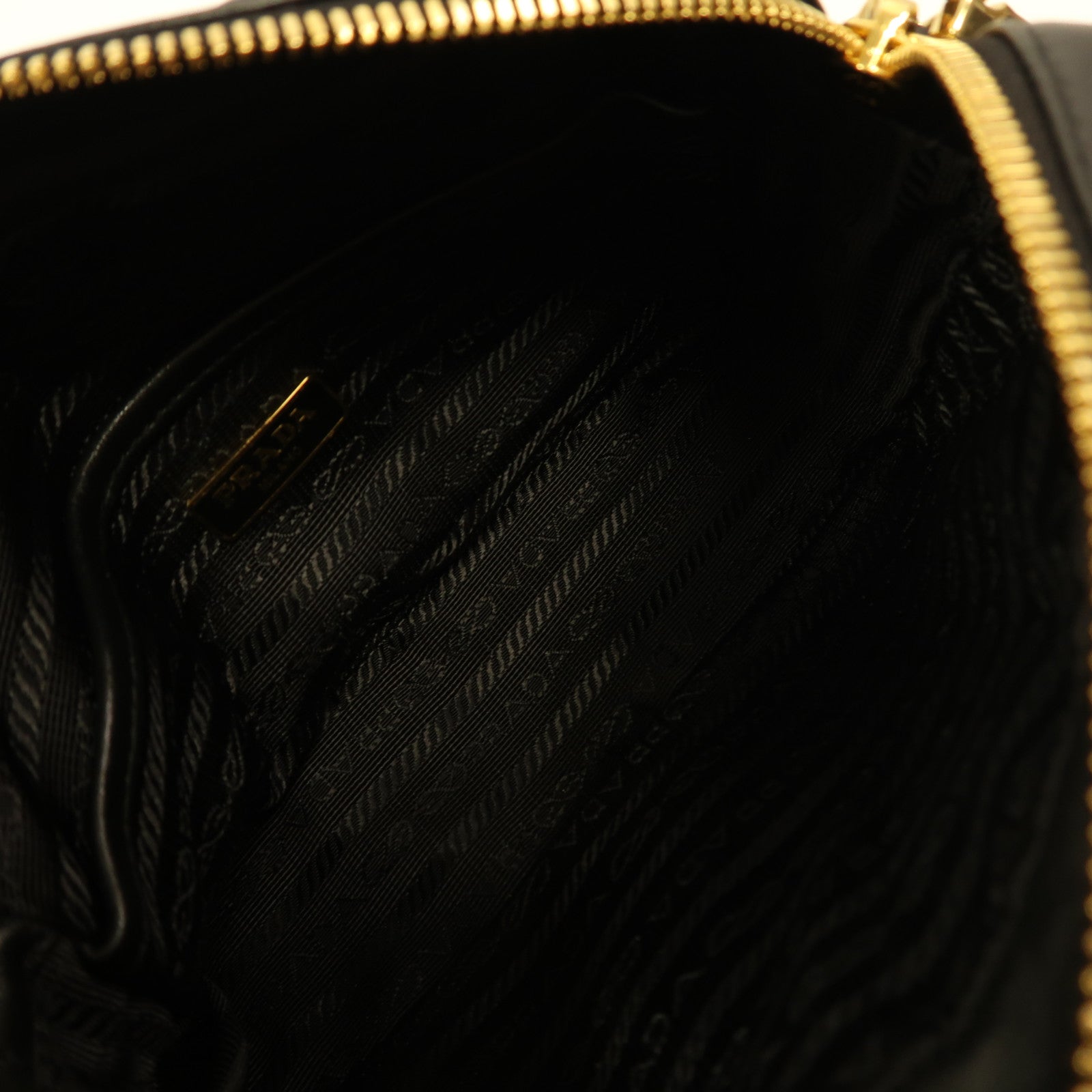 PRADA 羊皮皮革Chain Shoulder金扣鏈帶肩背袋黑色