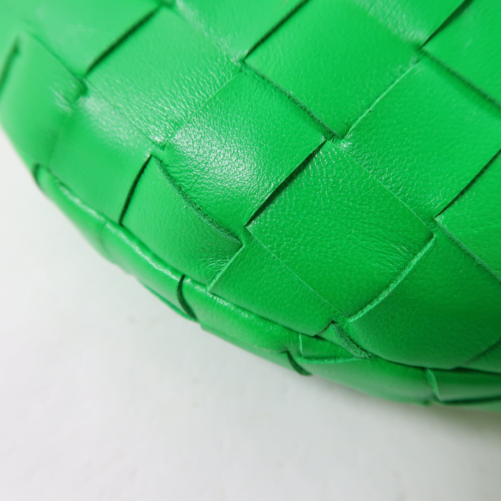 BOTTEGA VENETA 皮革Mini Jodie金扣手挽袋綠色