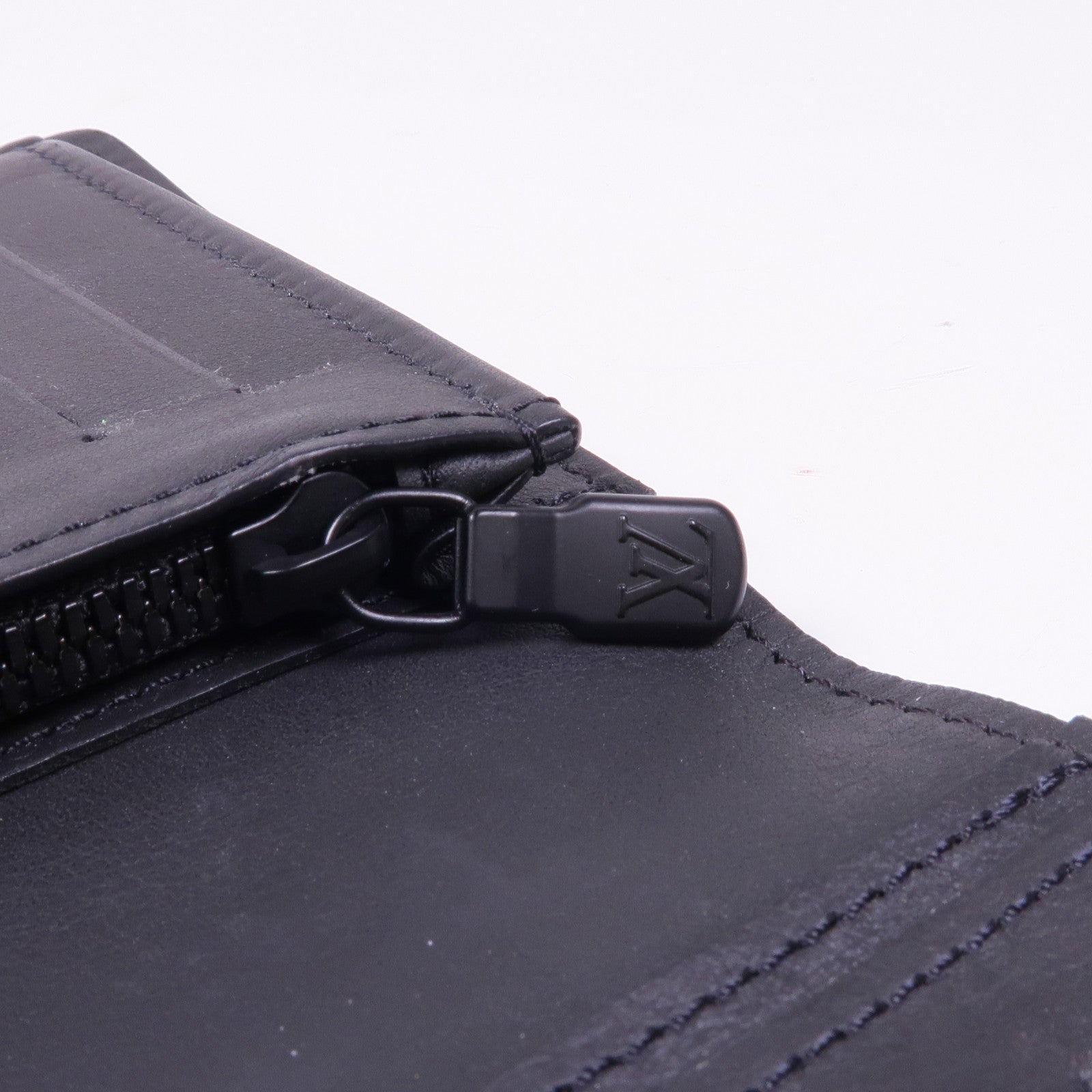 LOUIS VUITTON Monogram Shadow Brazza長錢包