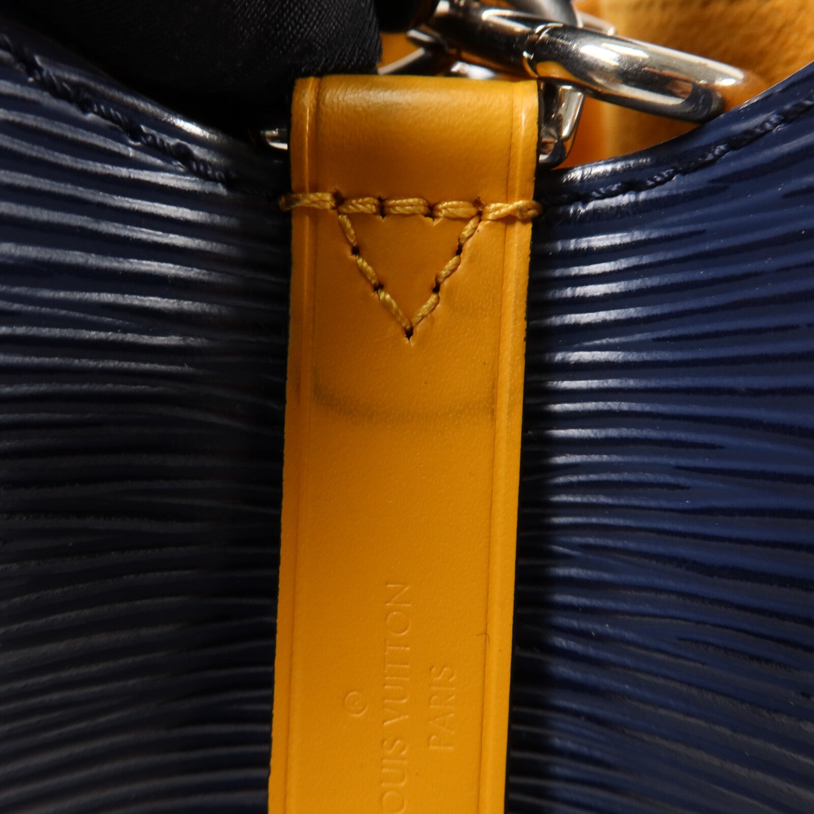 LOUIS VUITTON Epi Neo Noe BB手挽肩背兩用袋