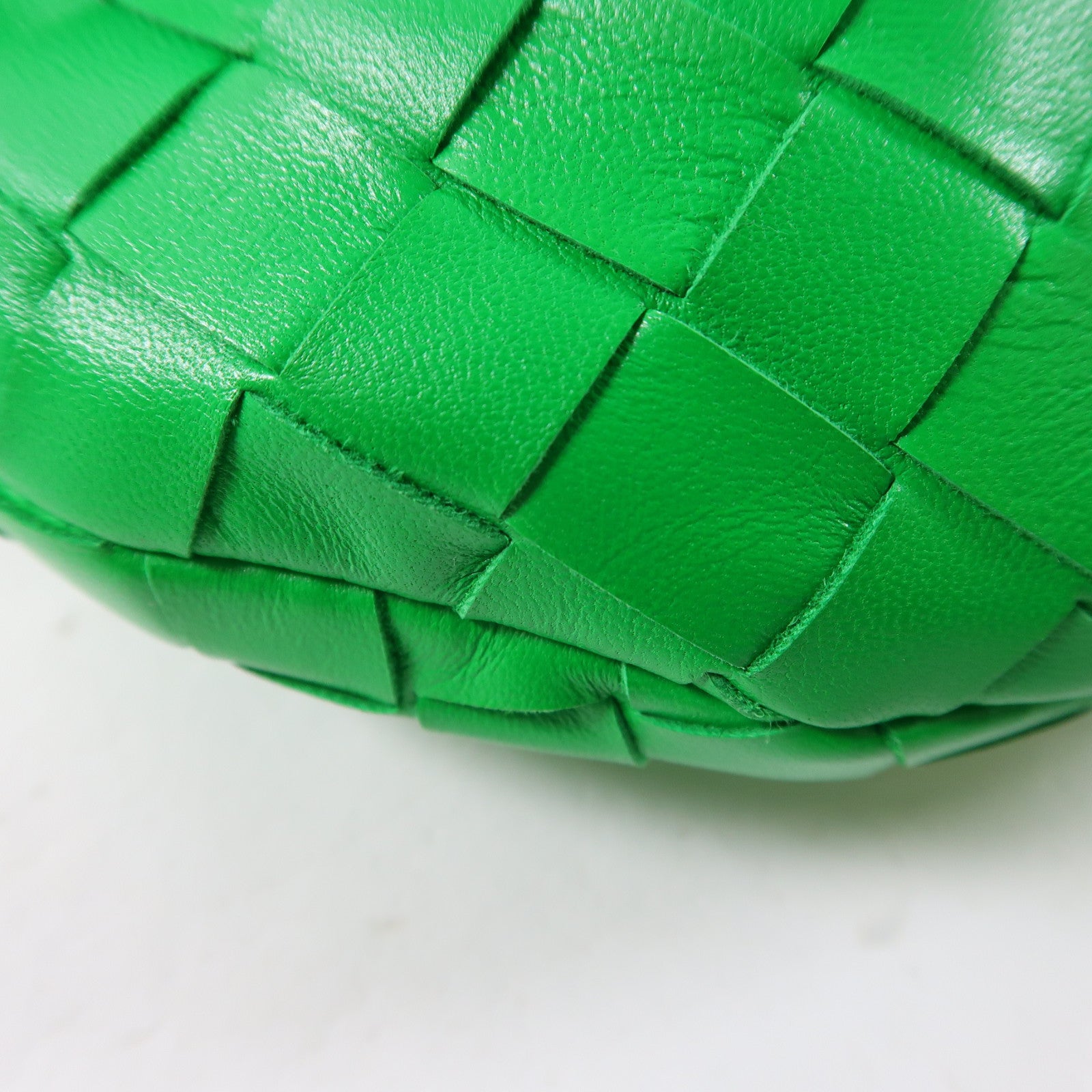 BOTTEGA VENETA 皮革Mini Jodie金扣手挽袋綠色