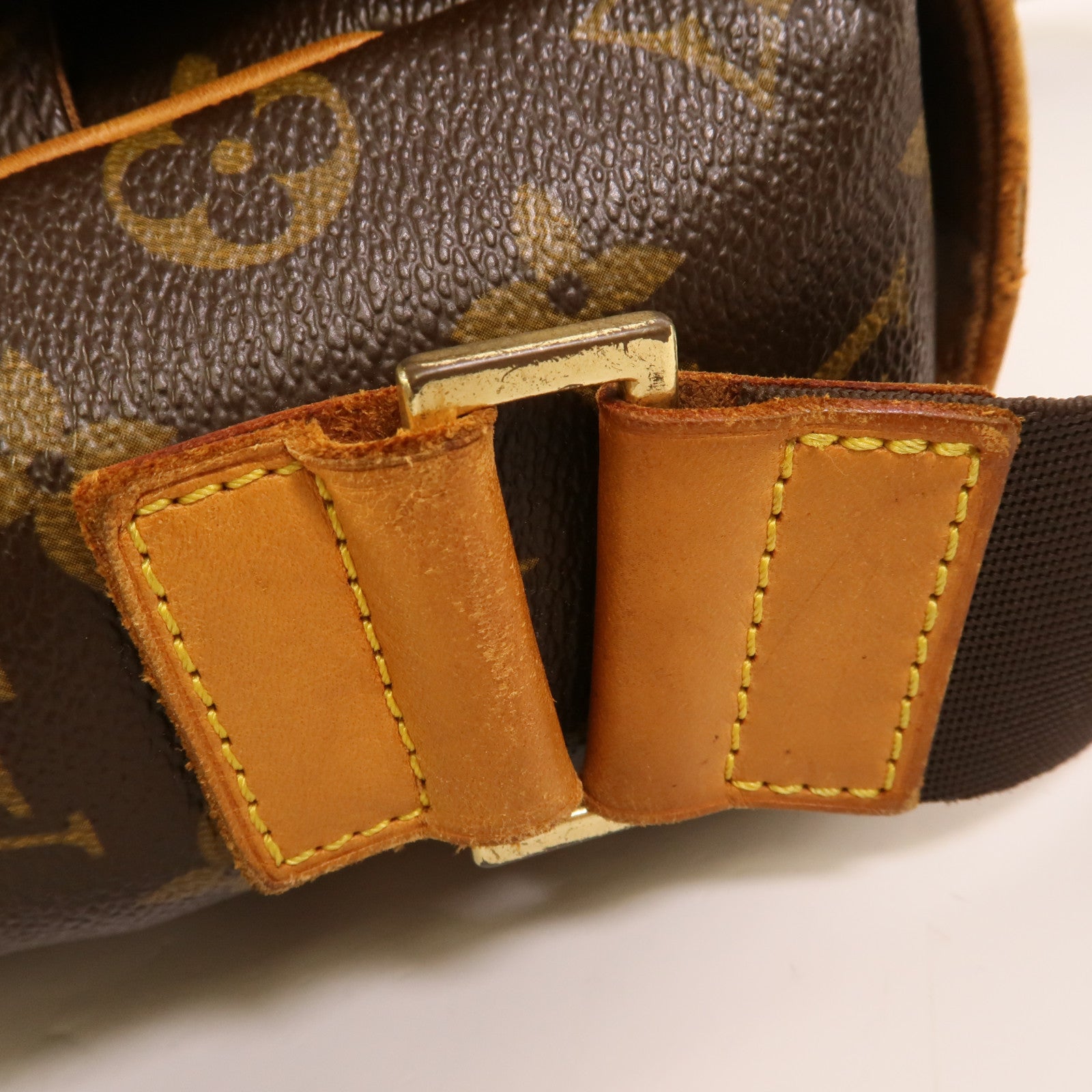 LOUIS VUITTON Monogram Abbesses金扣肩背袋棕色