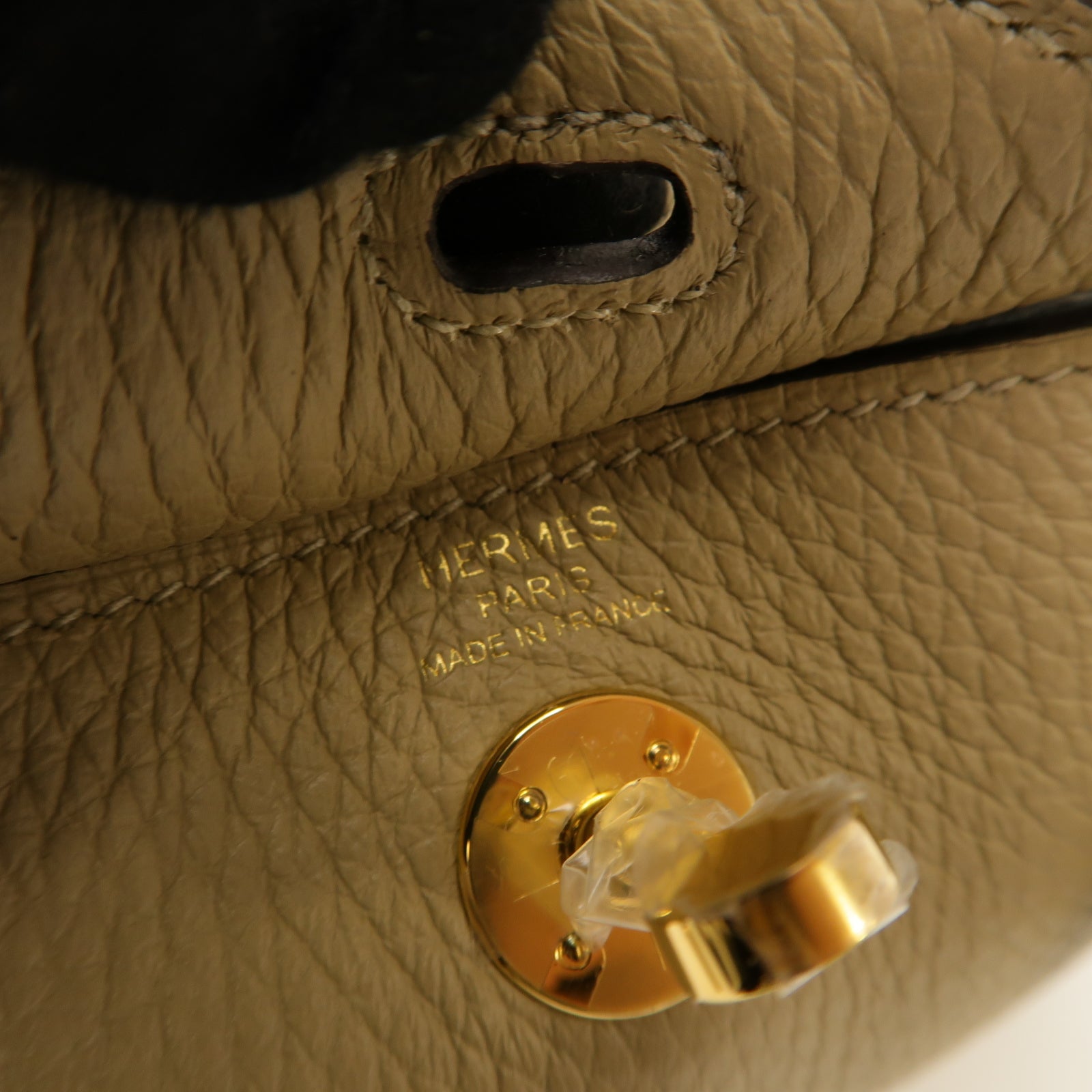 HERMES Clemence皮革Mini Lindy金扣肩背袋風衣卡其