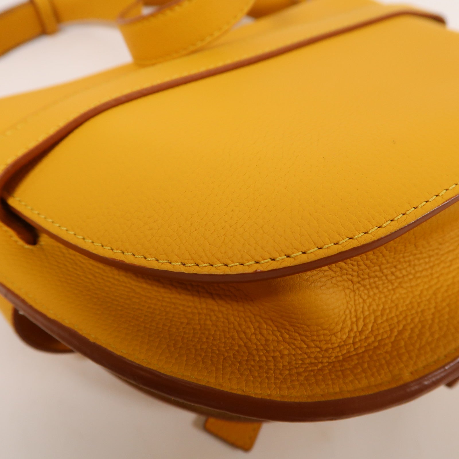 LOEWE 牛皮皮革Gate金扣肩背袋