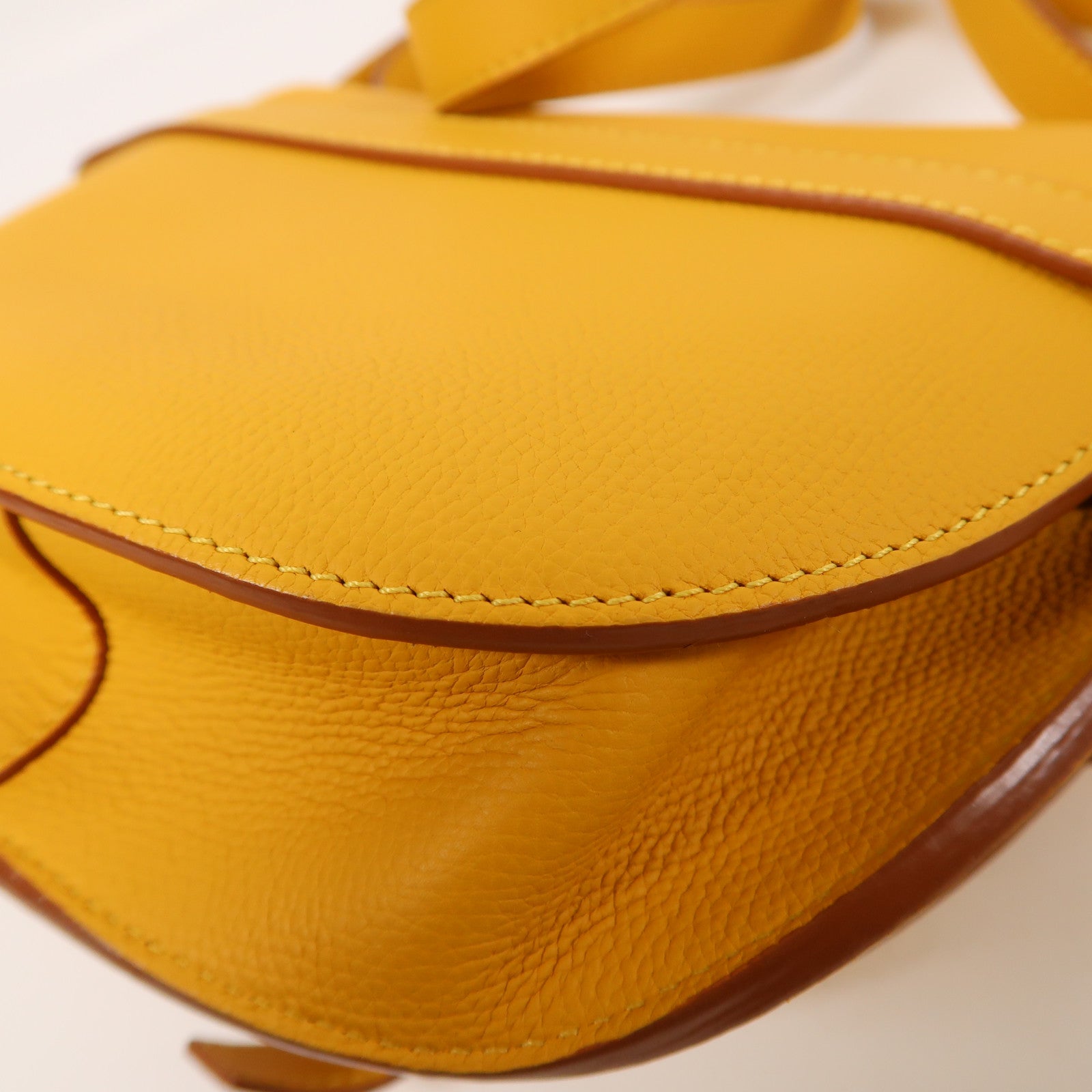 LOEWE 牛皮皮革Gate金扣肩背袋