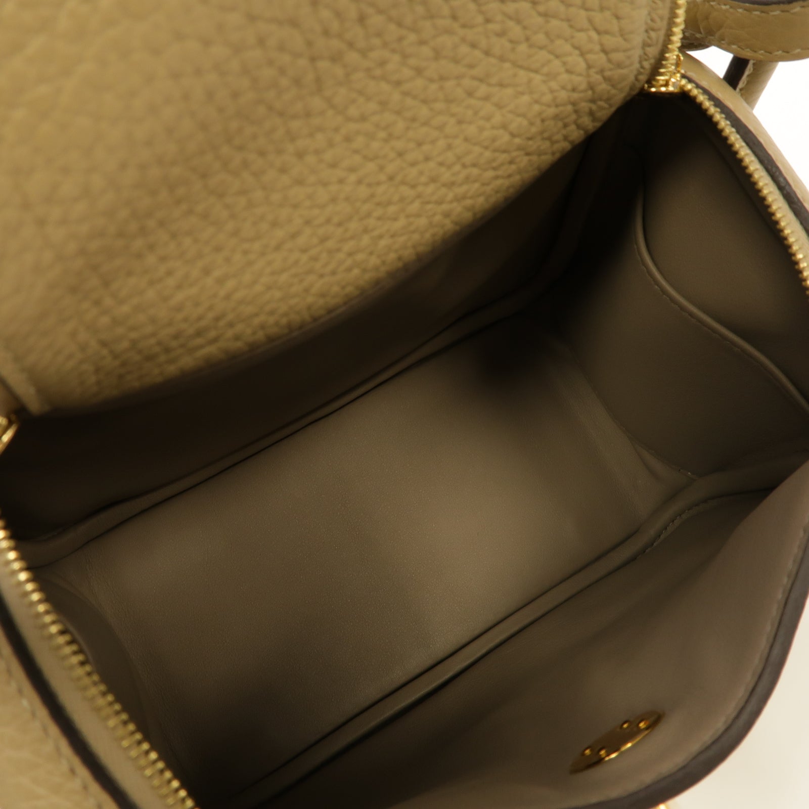 HERMES Clemence皮革Mini Lindy金扣肩背袋風衣卡其