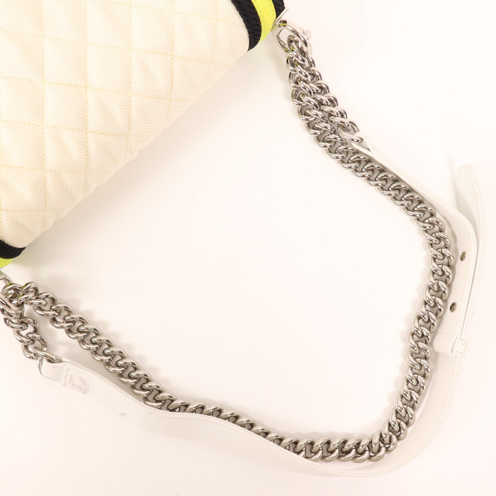 CHANEL 帆布Boy 25銀扣肩背袋