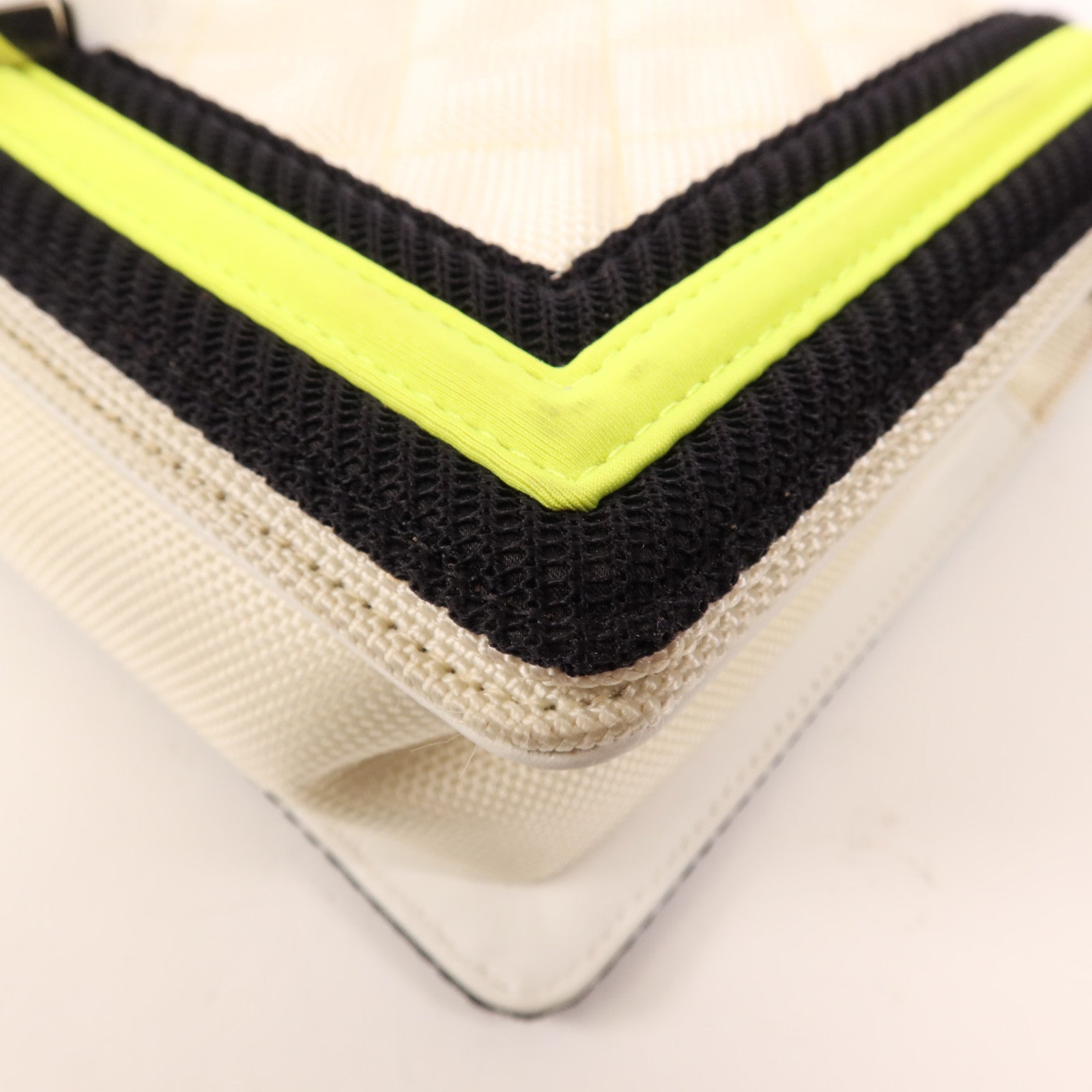 CHANEL 帆布Boy 25銀扣肩背袋