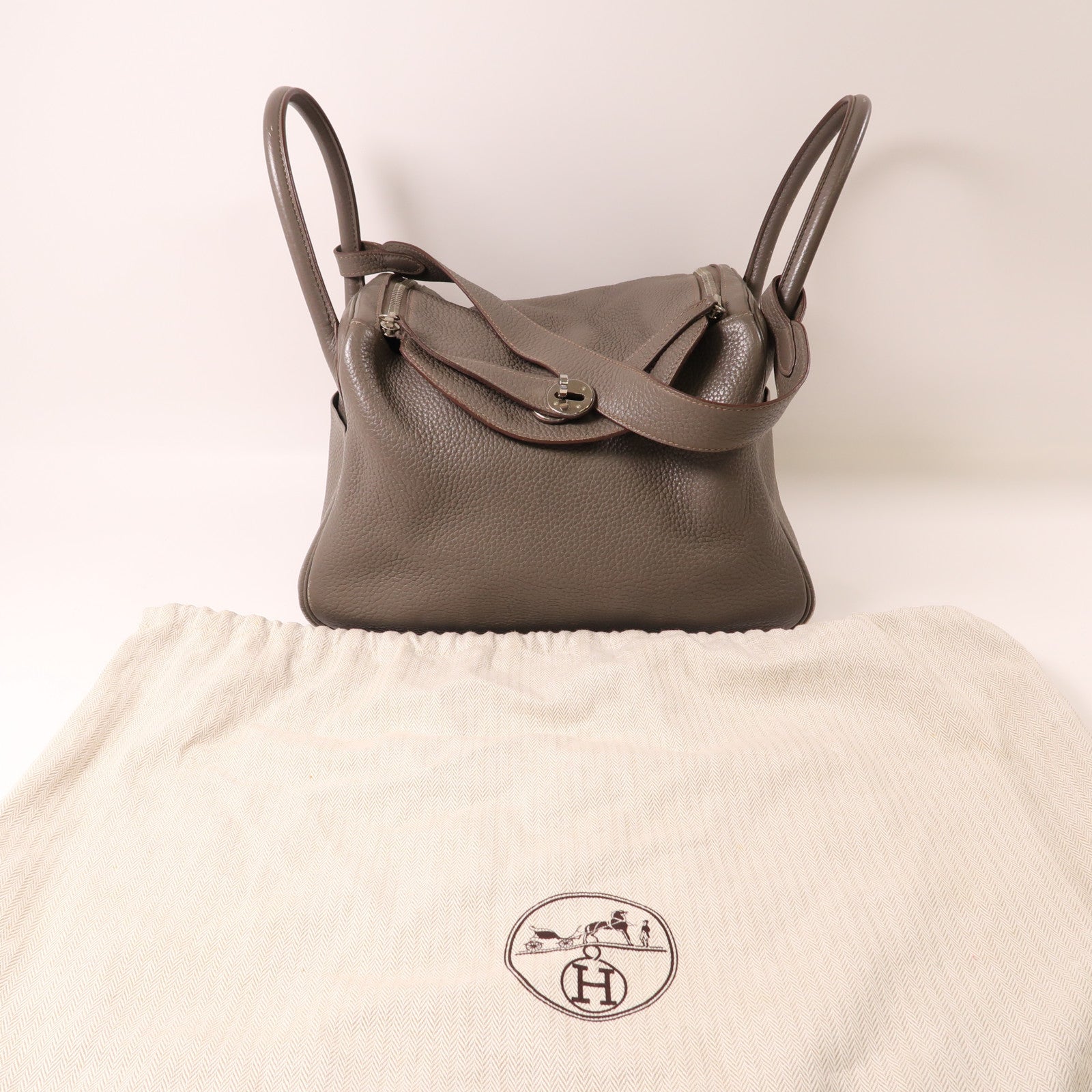 HERMES Clemence皮革Lindy 30銀扣手挽肩背兩用袋色Etain/灰色