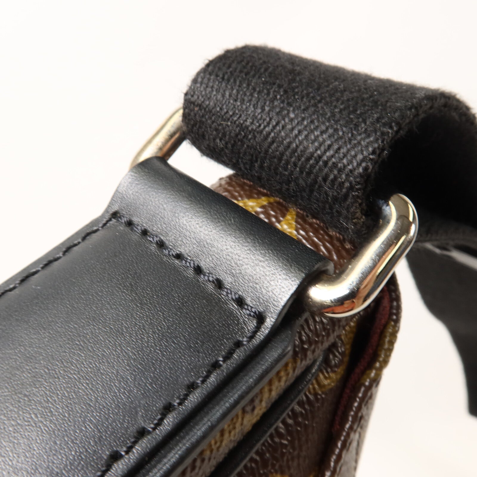 LOUIS VUITTON Monogram District PM肩背袋