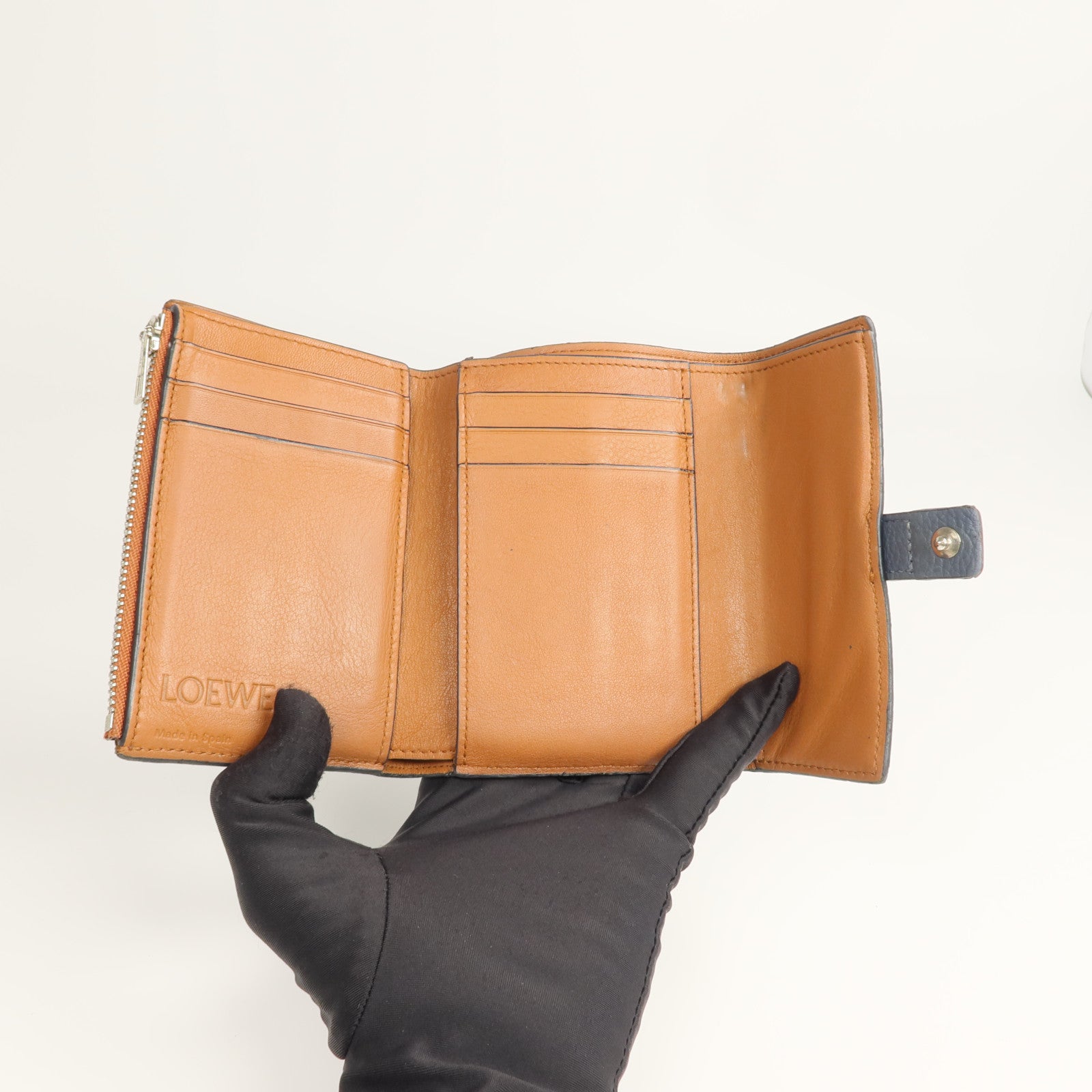 LOEWE 牛皮皮革Wallet銀扣錢包
