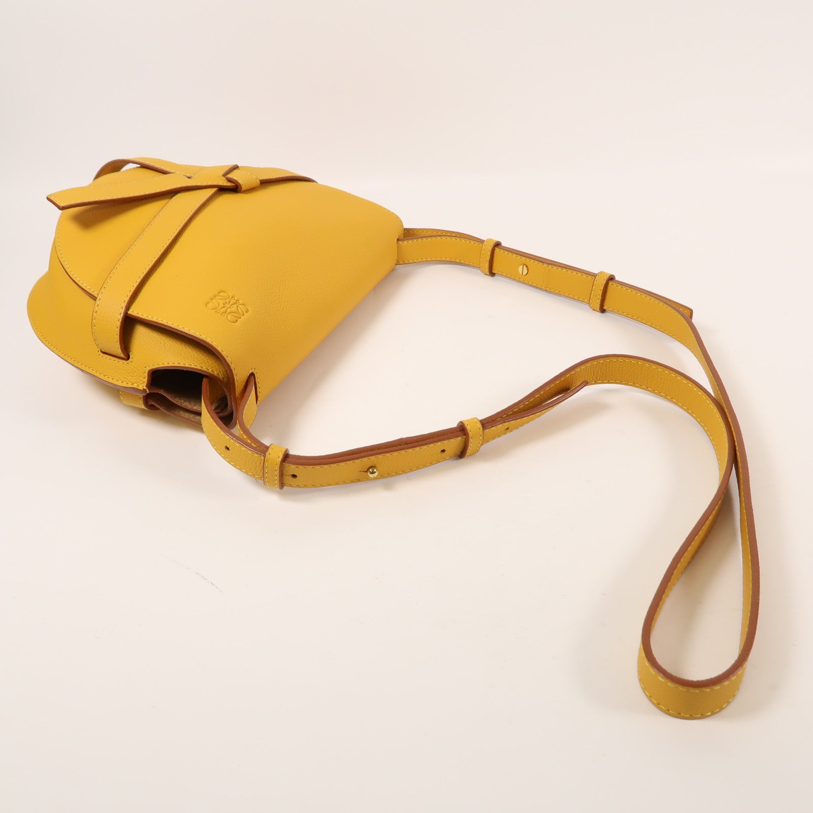 LOEWE 牛皮皮革Gate金扣肩背袋