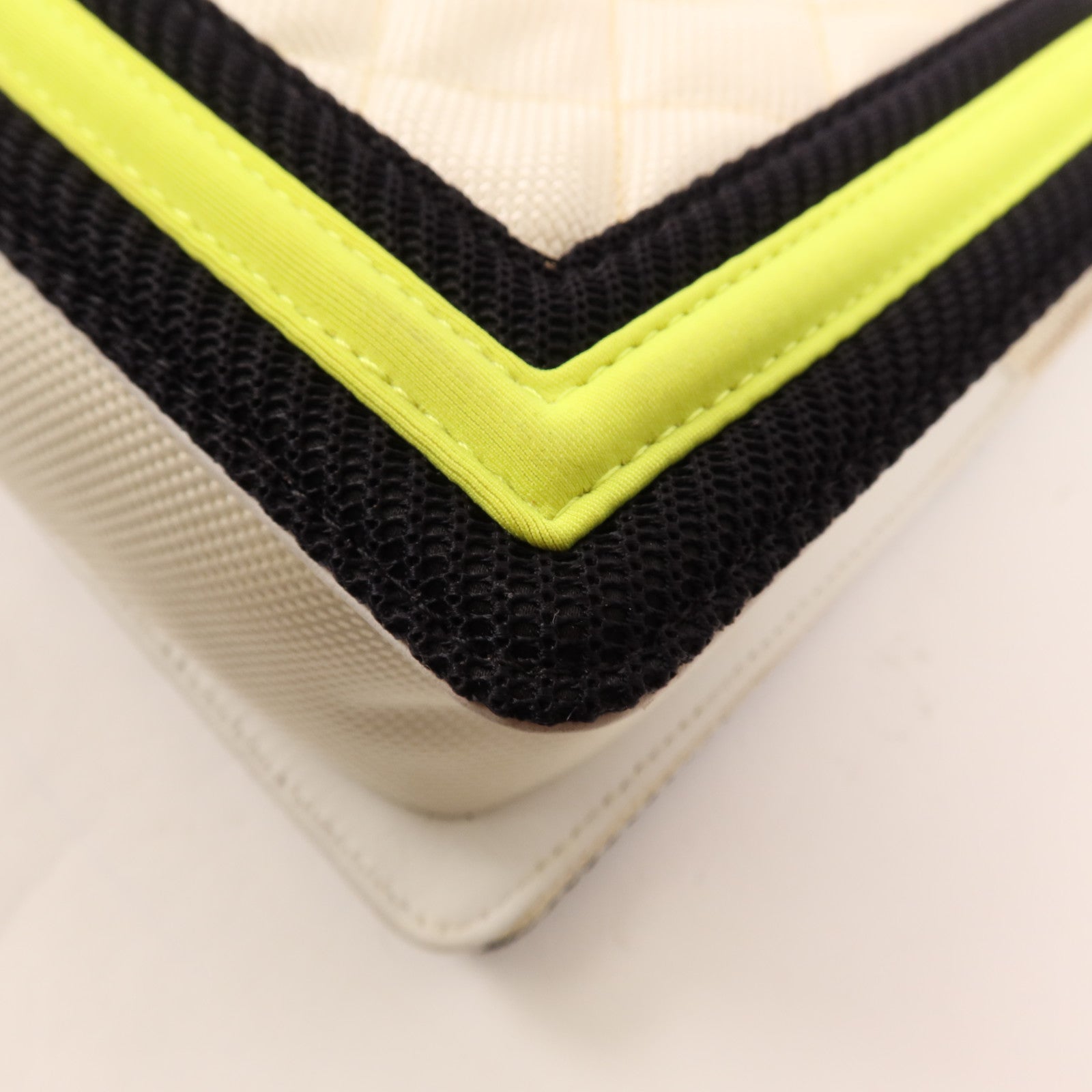 CHANEL 帆布Boy 25銀扣肩背袋