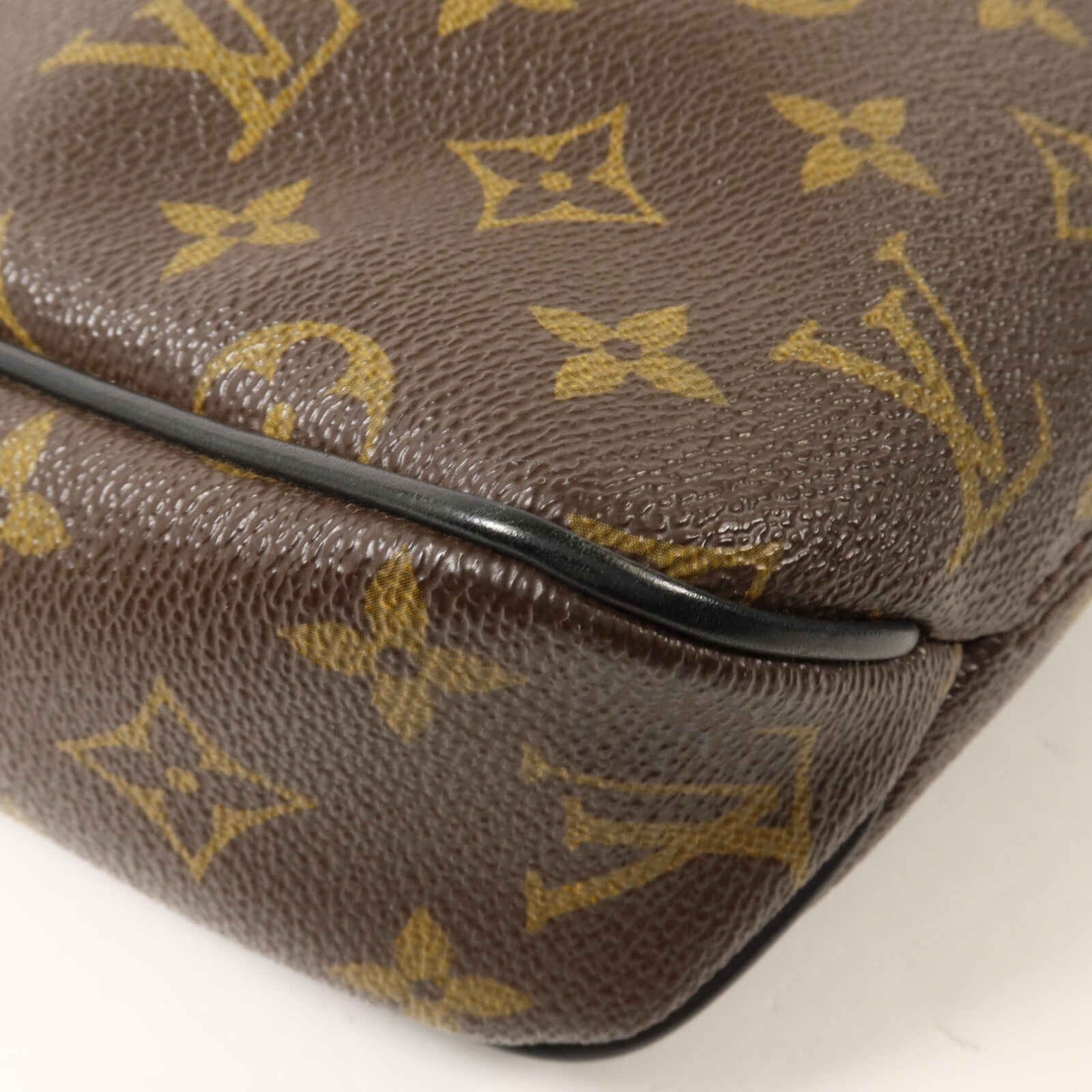 LOUIS VUITTON Monogram District PM肩背袋