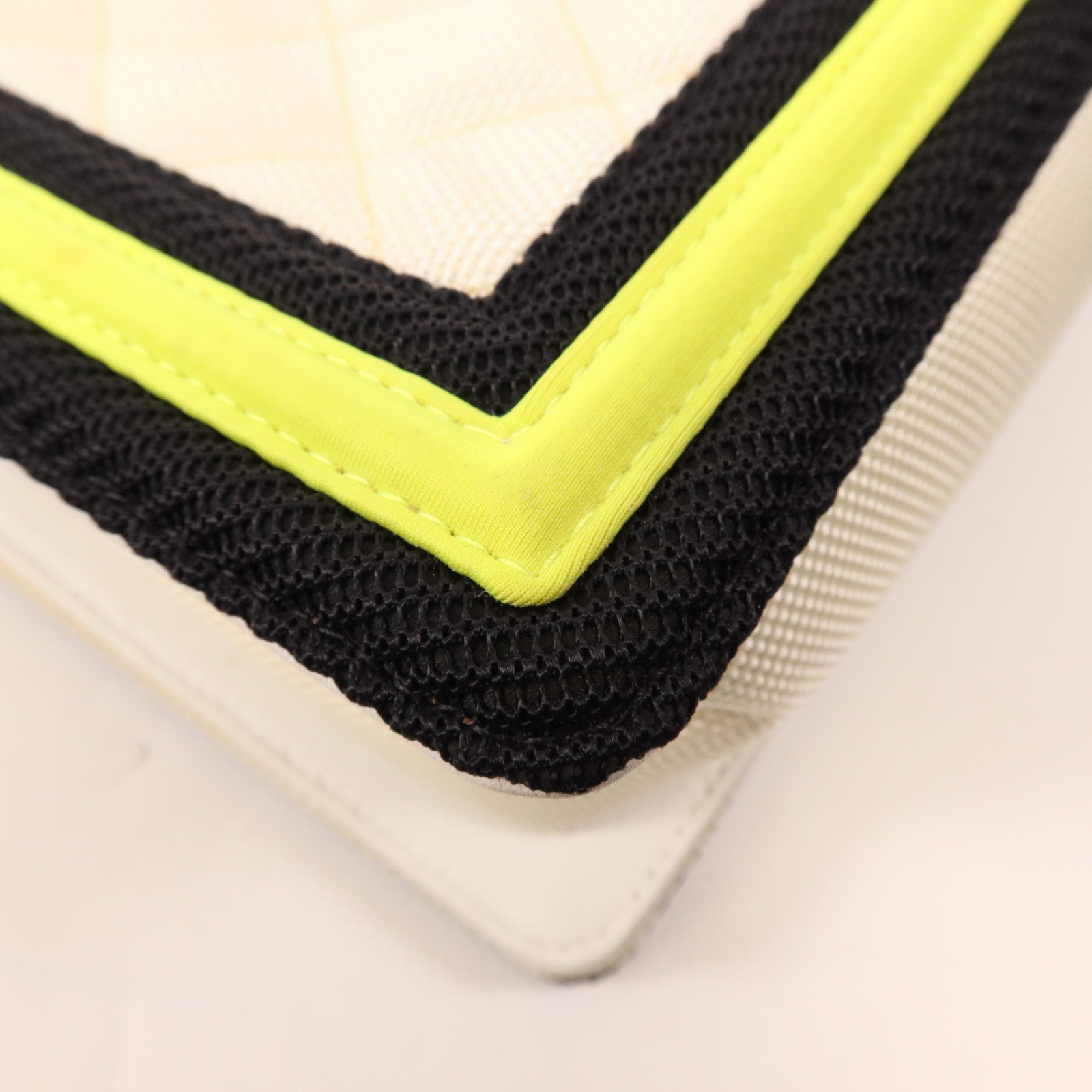 CHANEL 帆布Boy 25銀扣肩背袋