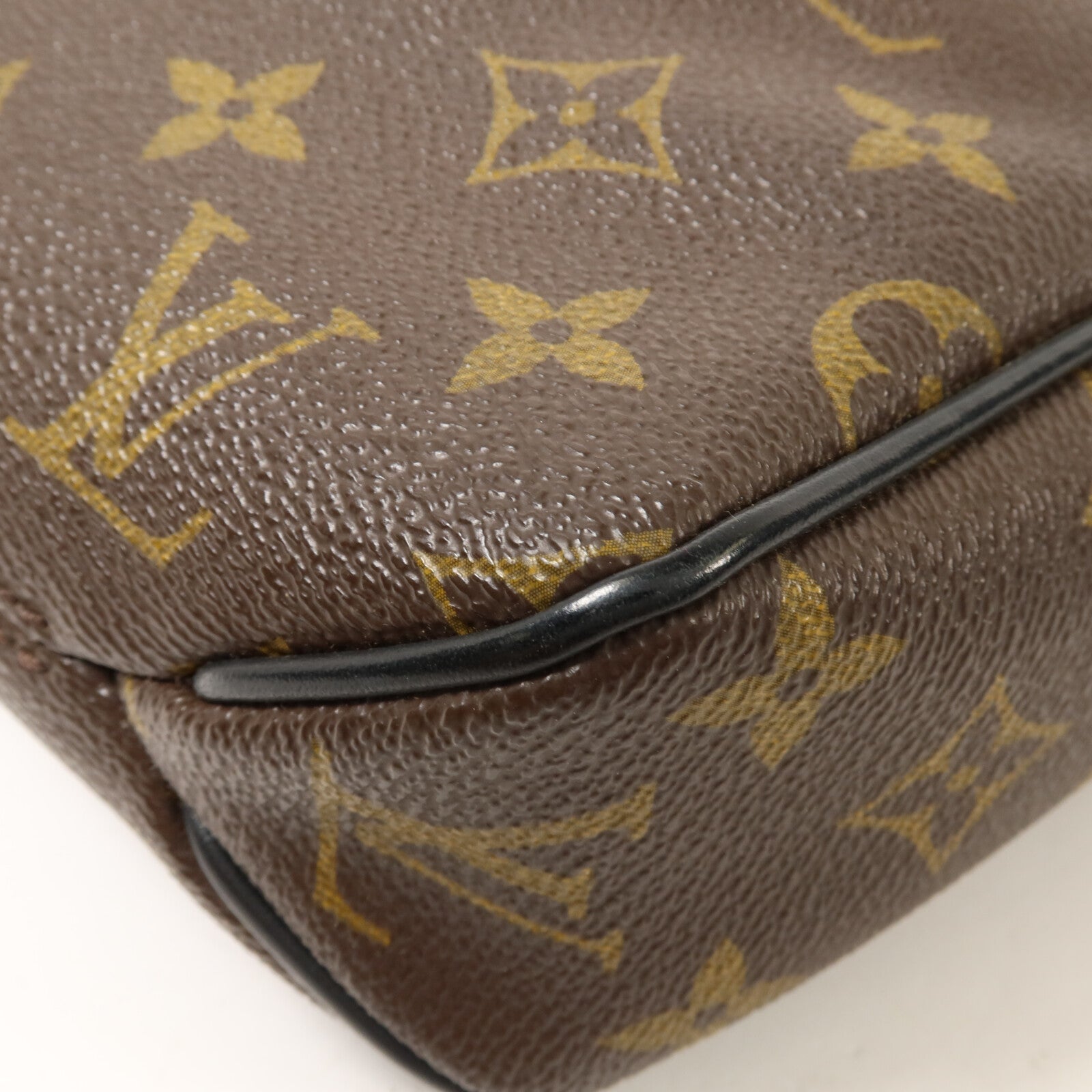 LOUIS VUITTON Monogram District PM肩背袋