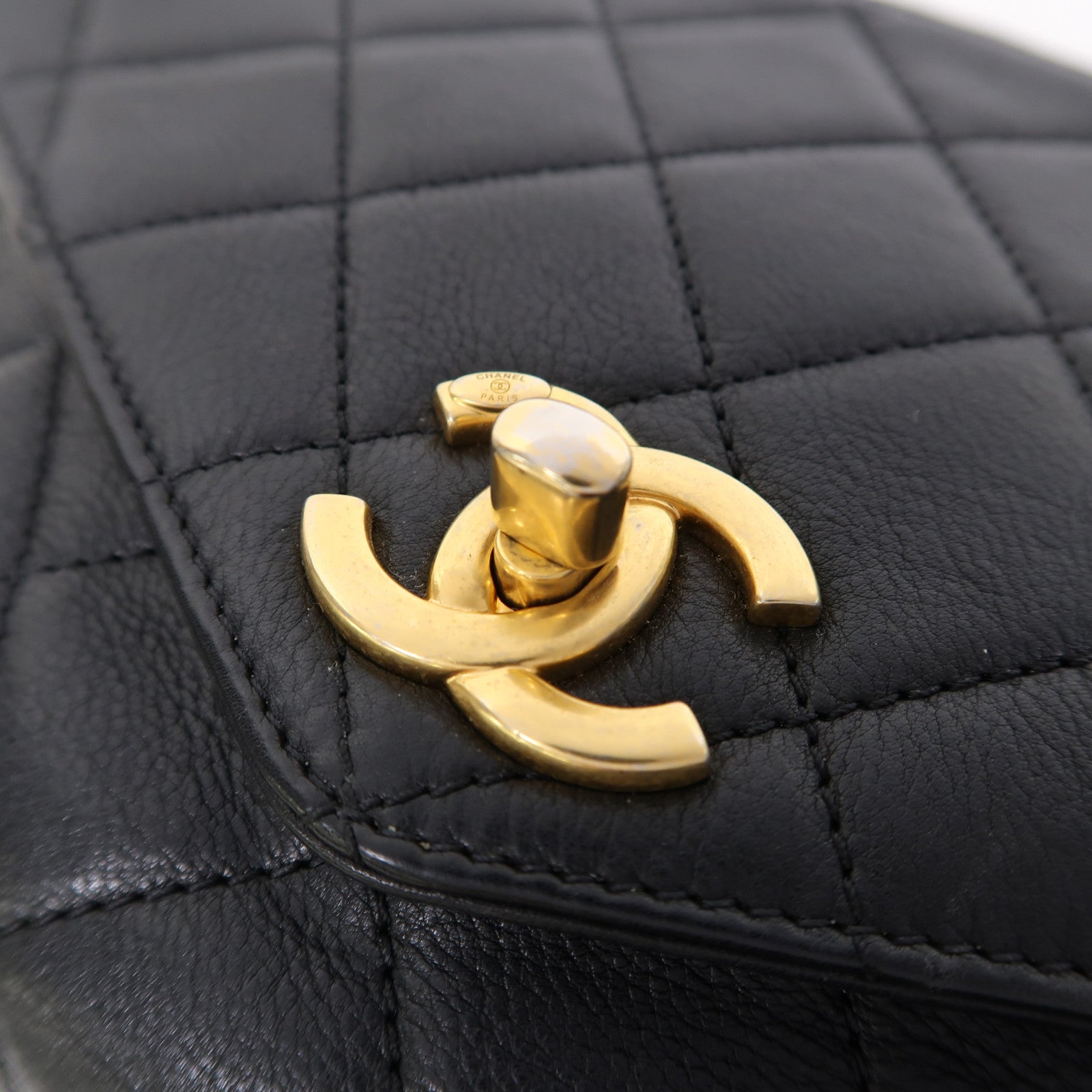 CHANEL 菱格牛皮皮革Chain Shoulder金扣手挽肩背兩用袋黑色