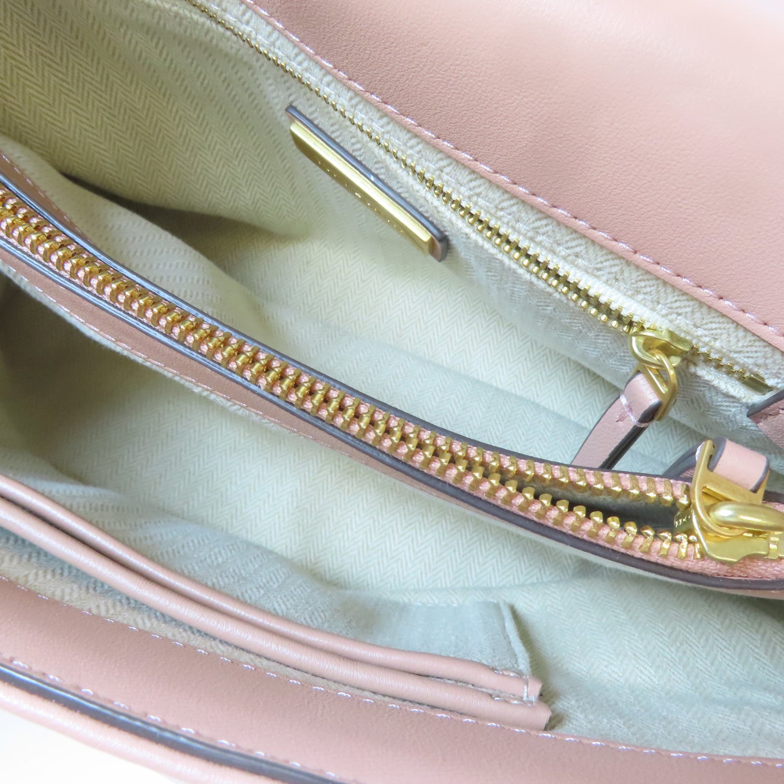Tory Burch 【激減優惠】納帕皮革Kira Chevron Convertible Shoulder Bag金扣鏈帶肩背袋粉紅色