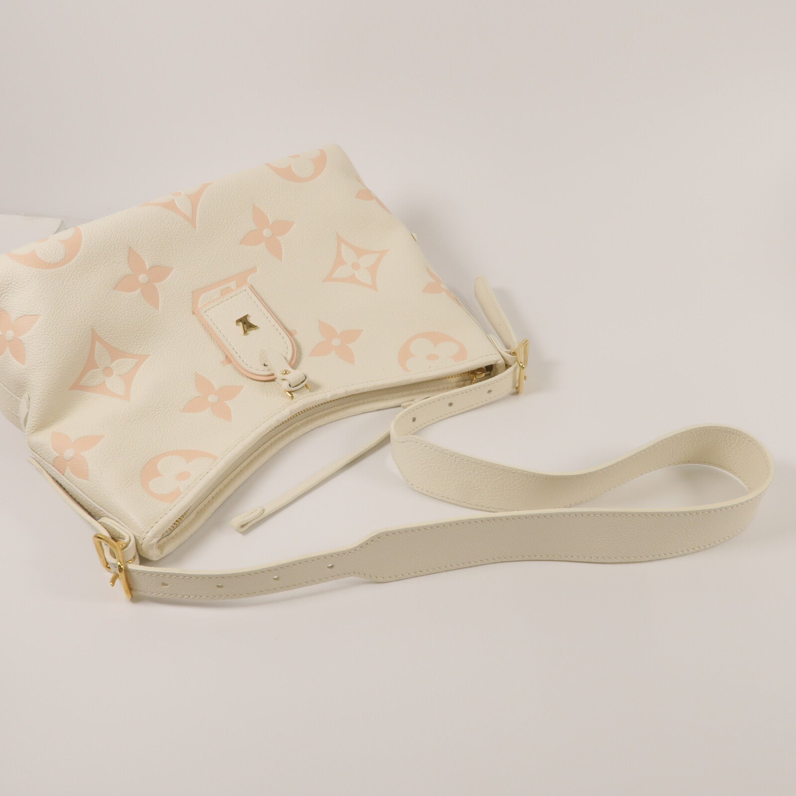 LOUIS VUITTON Monogram Empreinte Carryall PM肩背袋