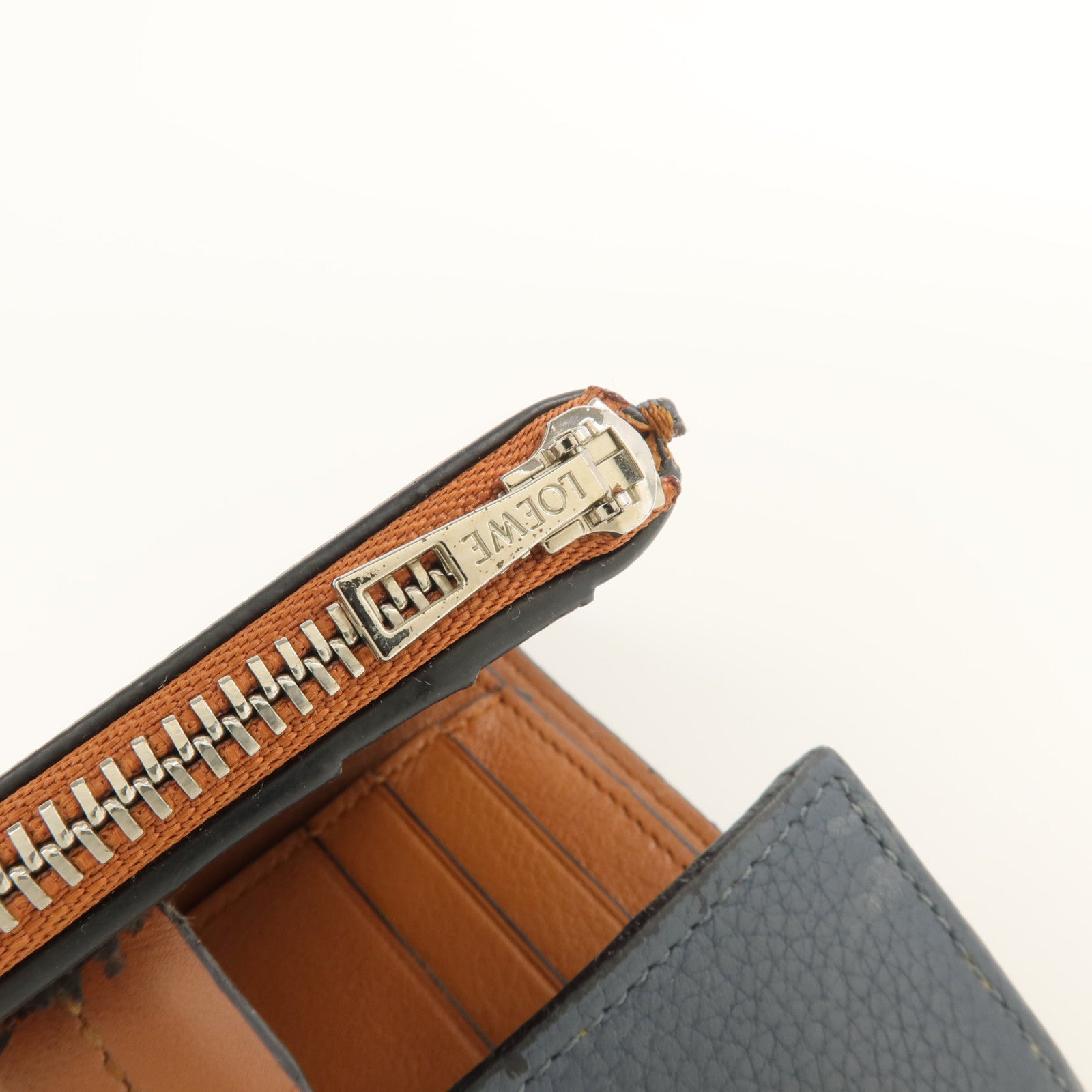 LOEWE 牛皮皮革Wallet銀扣錢包
