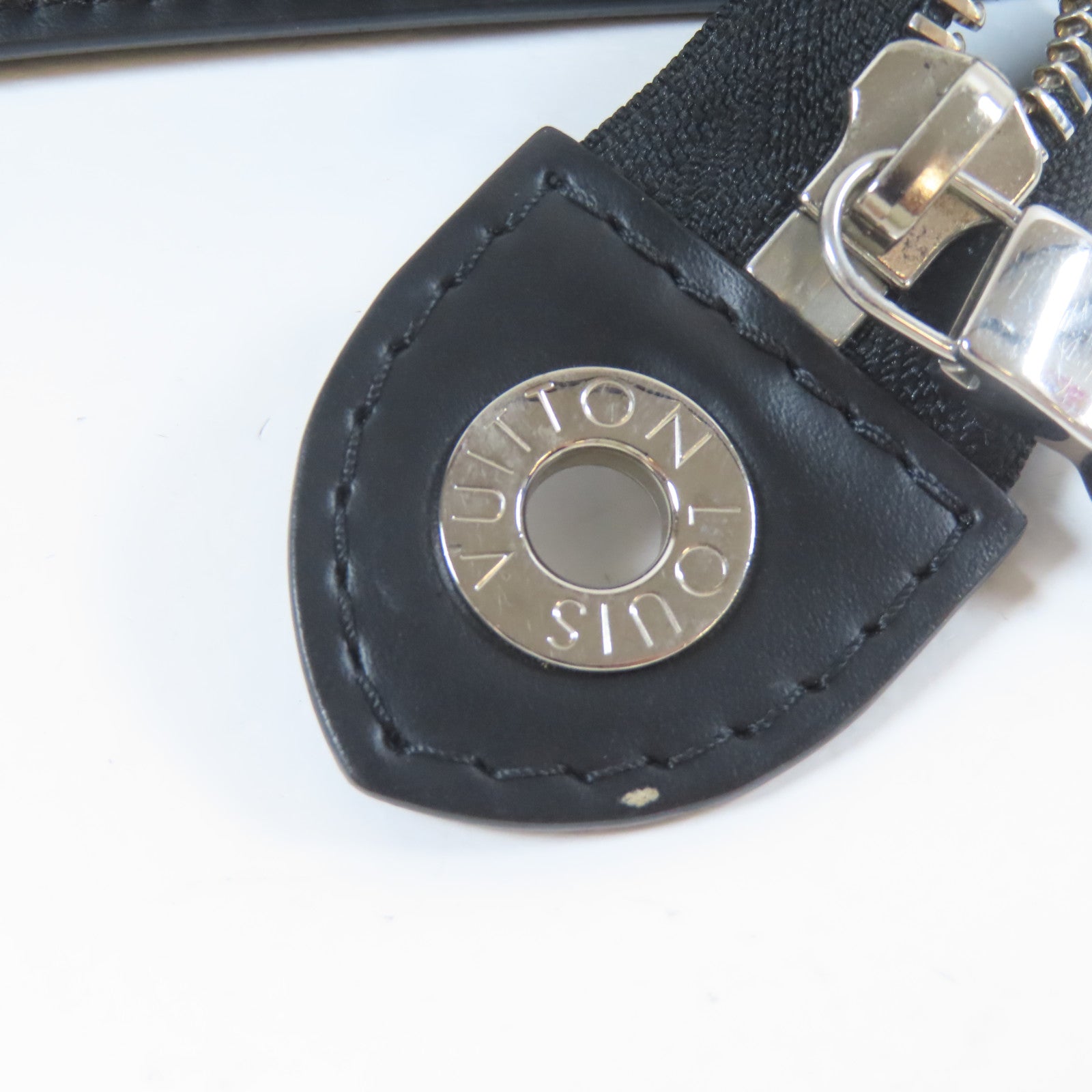 LOUIS VUITTON Damier Graphite Pochette Voyage銀扣手拿包黑色