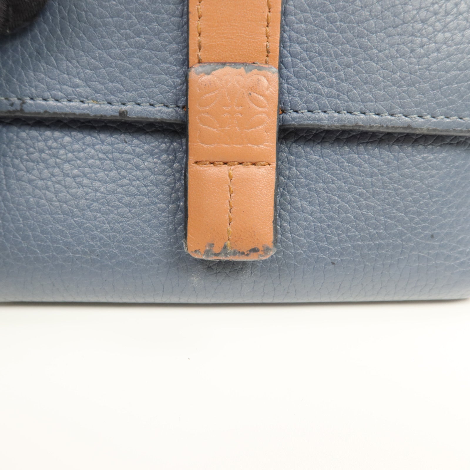 LOEWE 牛皮皮革Wallet銀扣錢包