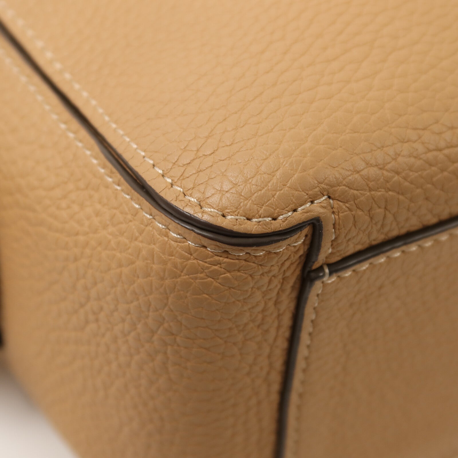 Delvaux 公牛皮革Cool Box Mini金扣手挽肩背兩用袋