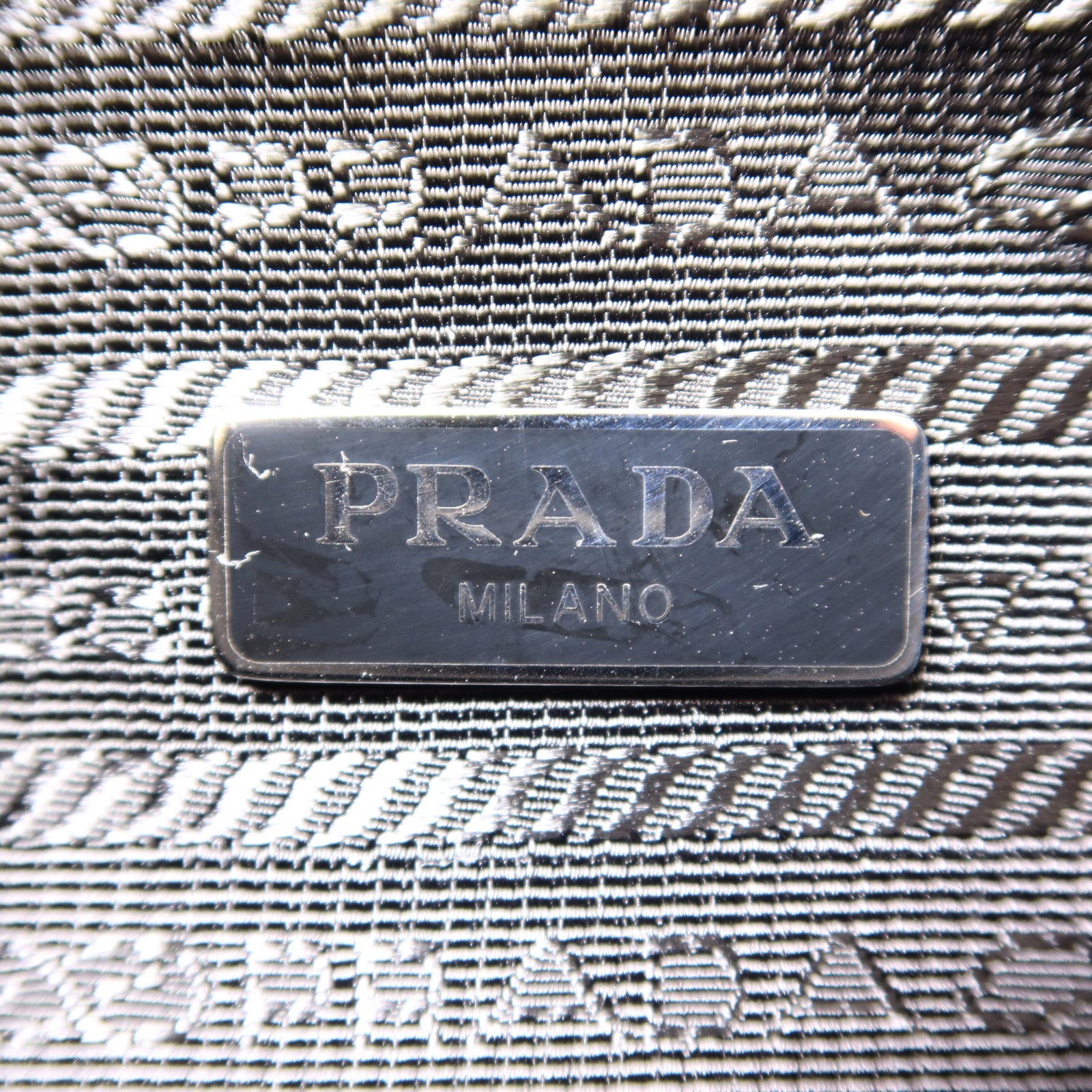 PRADA 【激減優惠】尼龍Re-Edition 2000 Mini銀扣手挽袋