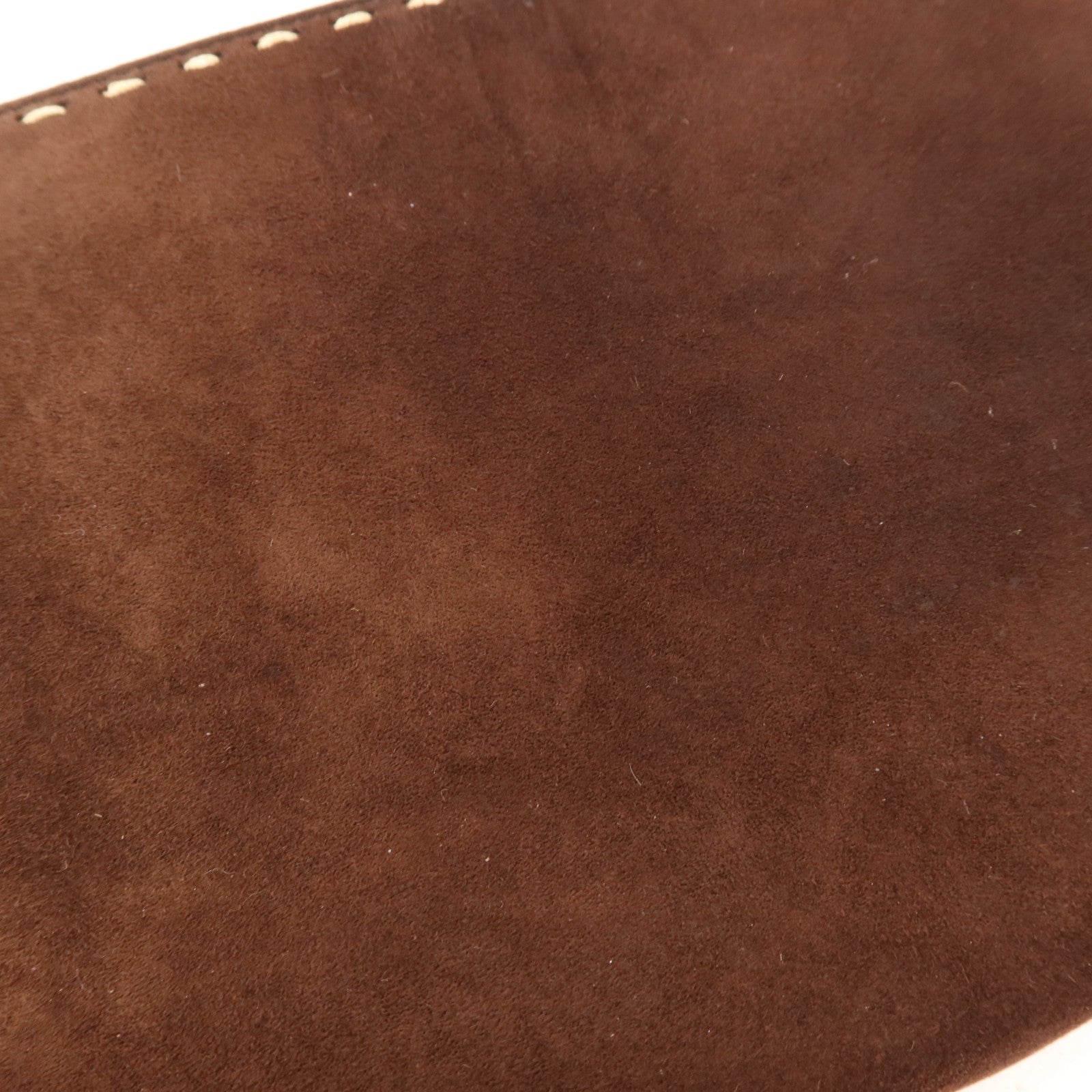 Salvatore Ferragamo 麂皮皮革Clutch Bag銀扣肩背袋