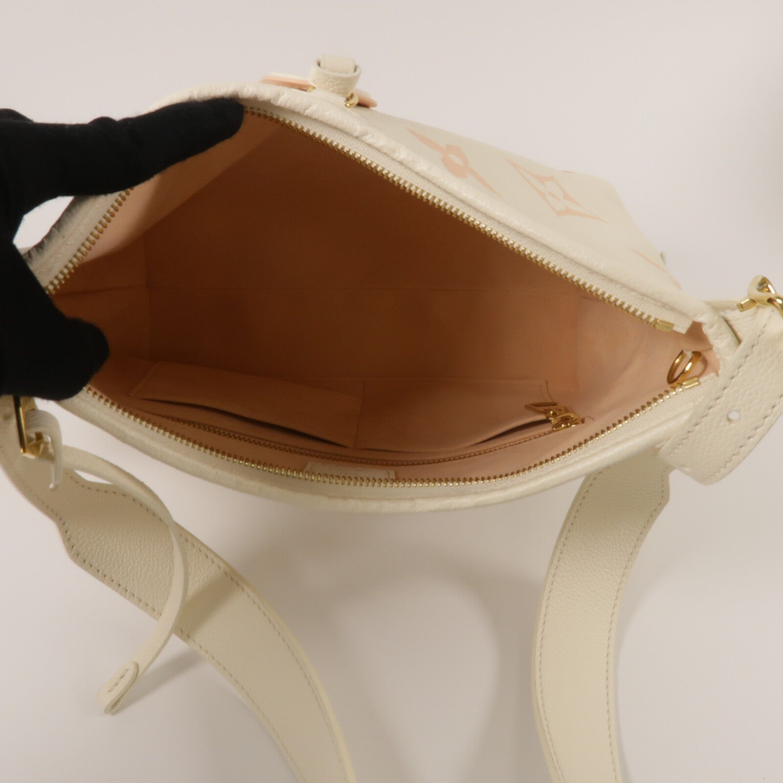 LOUIS VUITTON Monogram Empreinte Carryall PM肩背袋