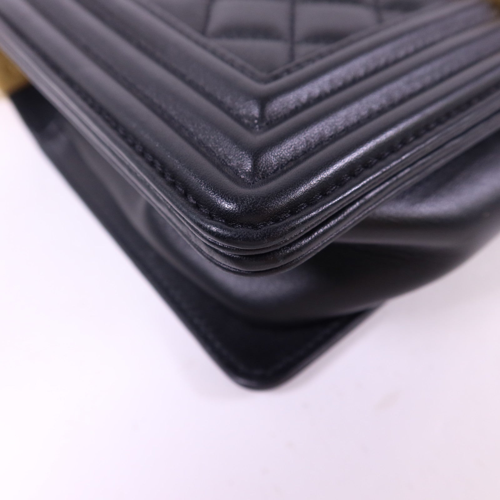 CHANEL 羊皮皮革Boy 25金扣鏈帶肩背袋